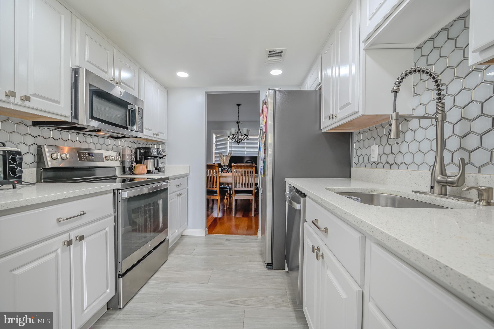 LAKE RIDGE - Residential Lease