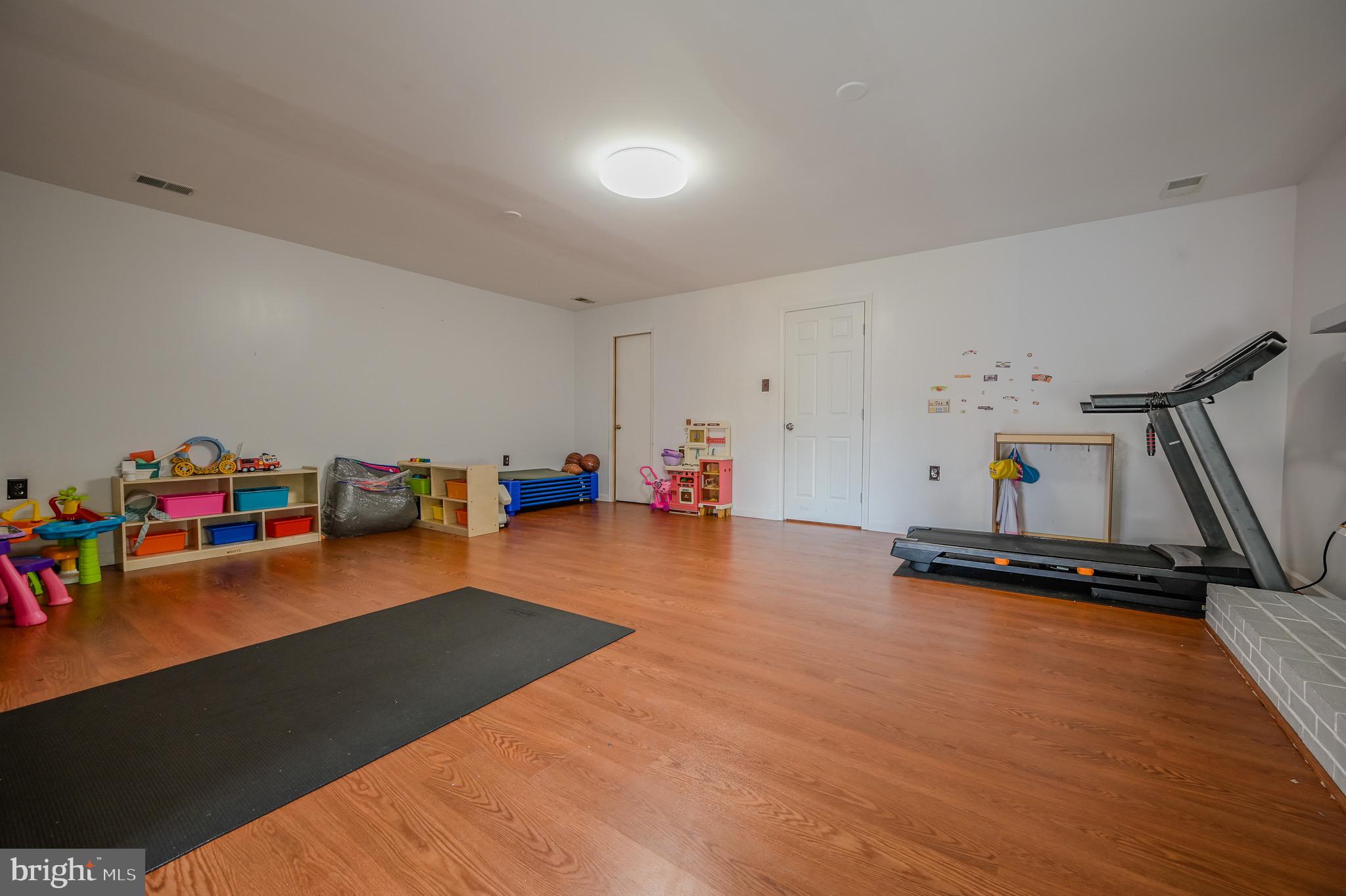 LAKE RIDGE - Residential Lease