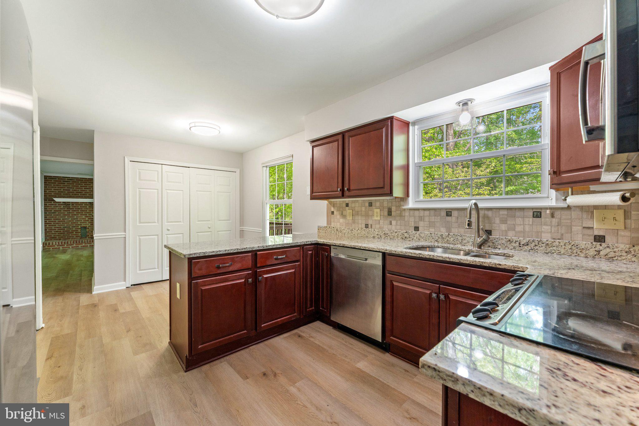 LAKE RIDGE - Residential