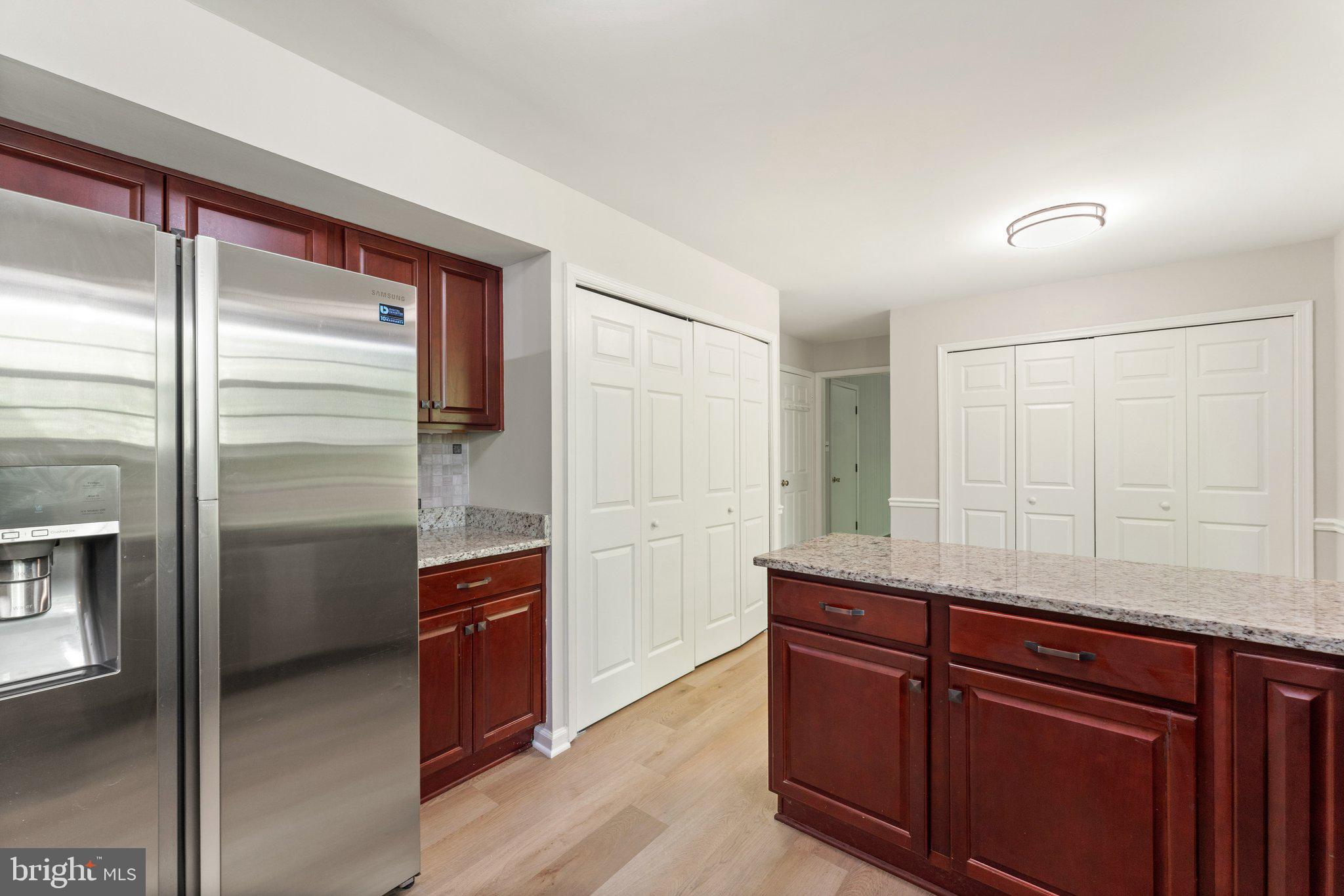 LAKE RIDGE - Residential