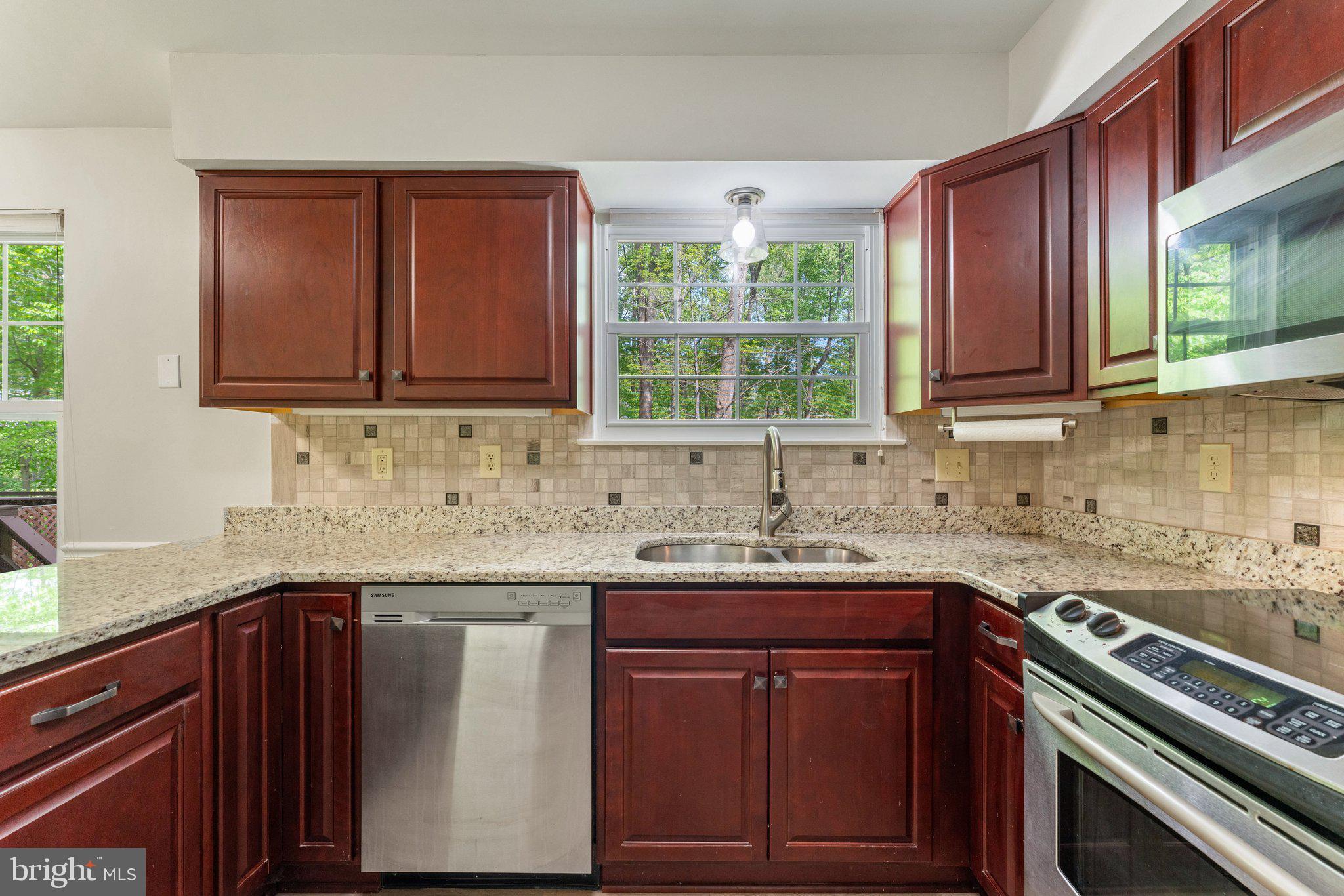 LAKE RIDGE - Residential