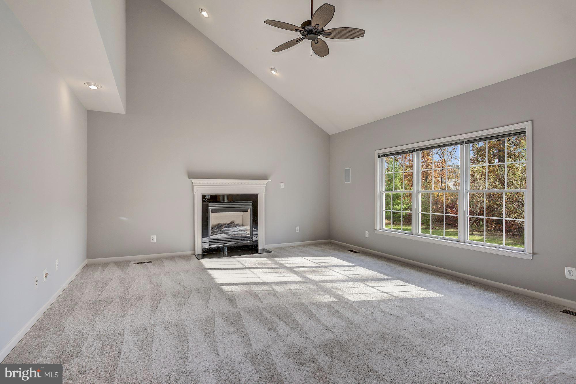 BELMONT COUNTRY CLUB - Residential Lease