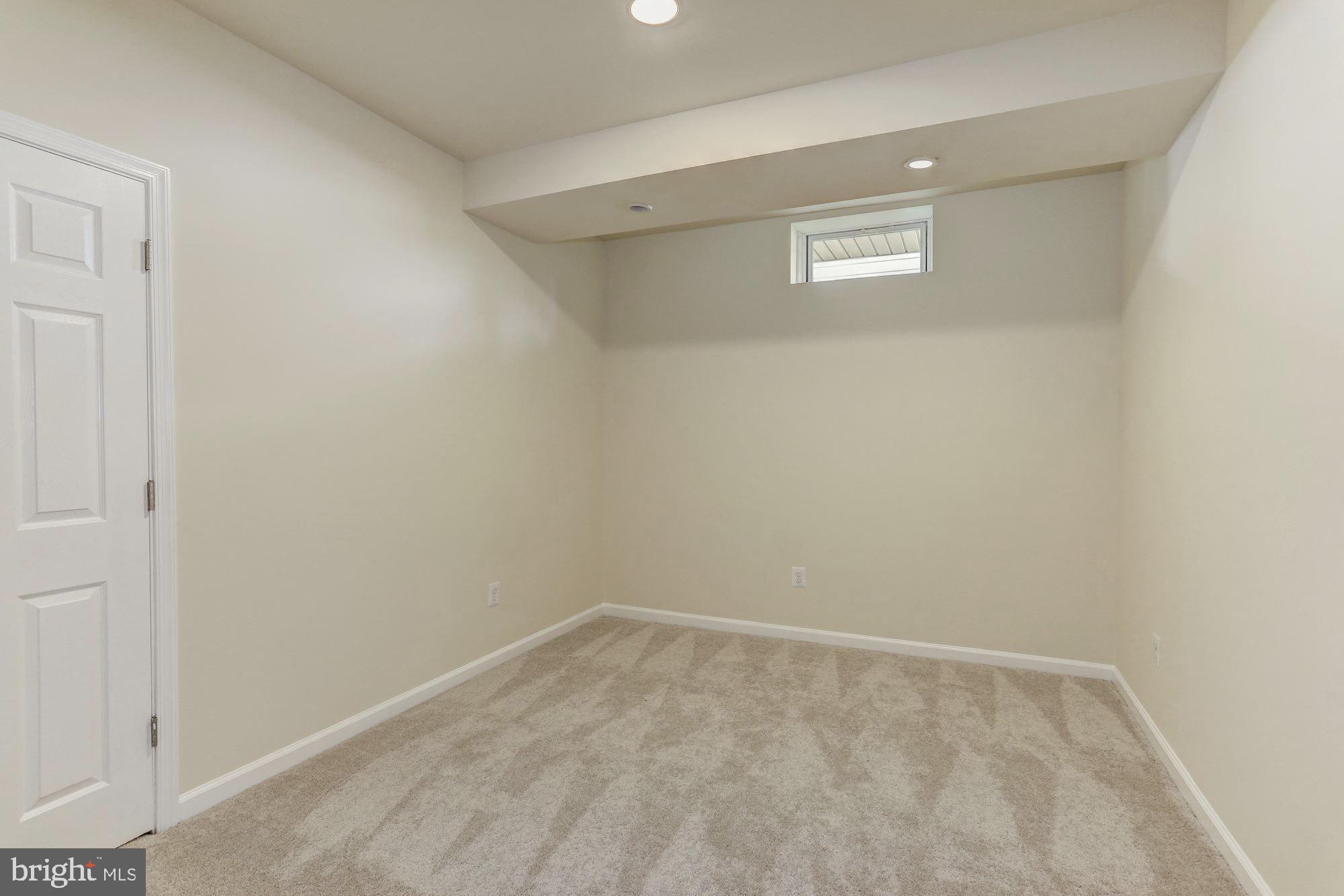 BELMONT COUNTRY CLUB - Residential Lease