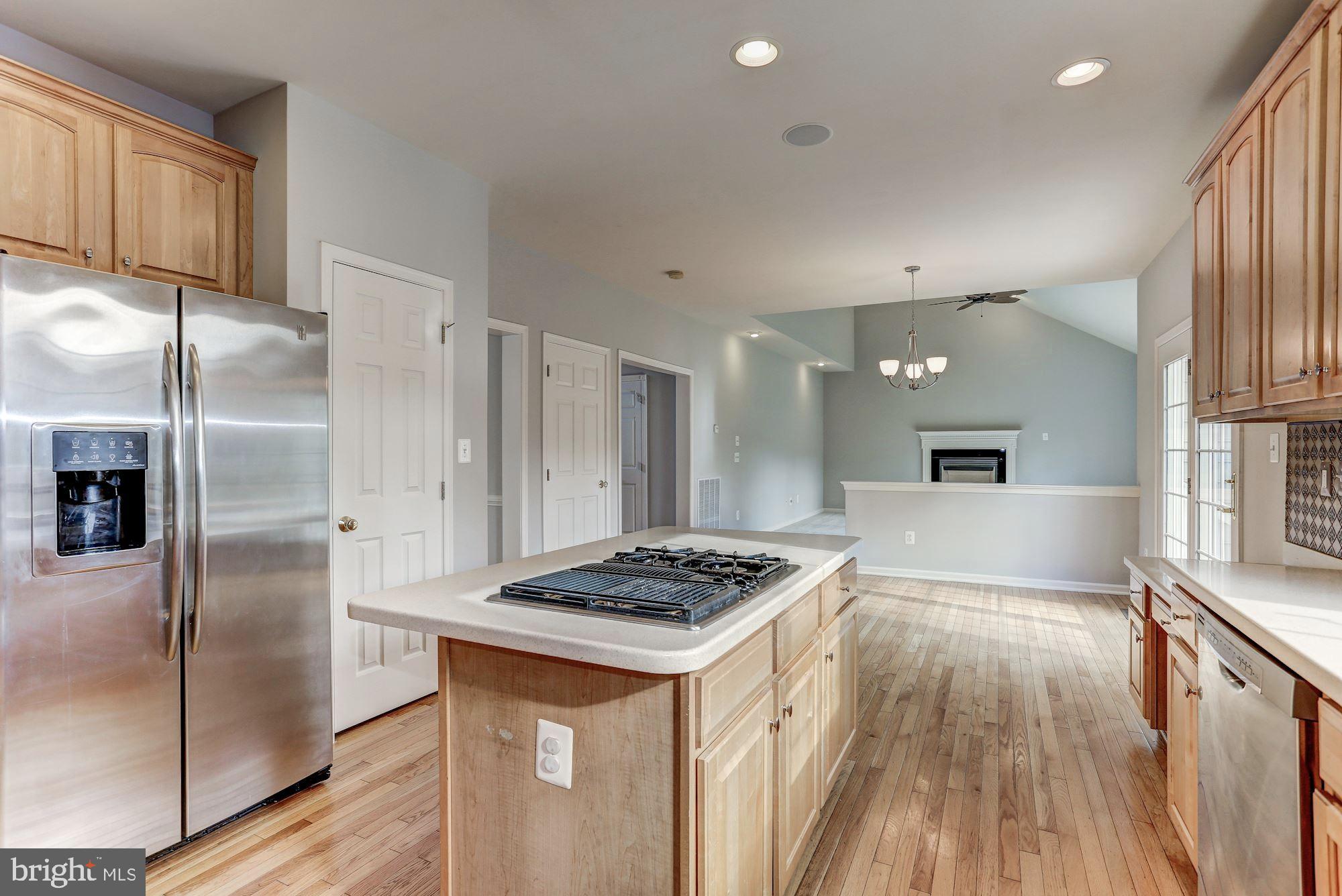 BELMONT COUNTRY CLUB - Residential Lease