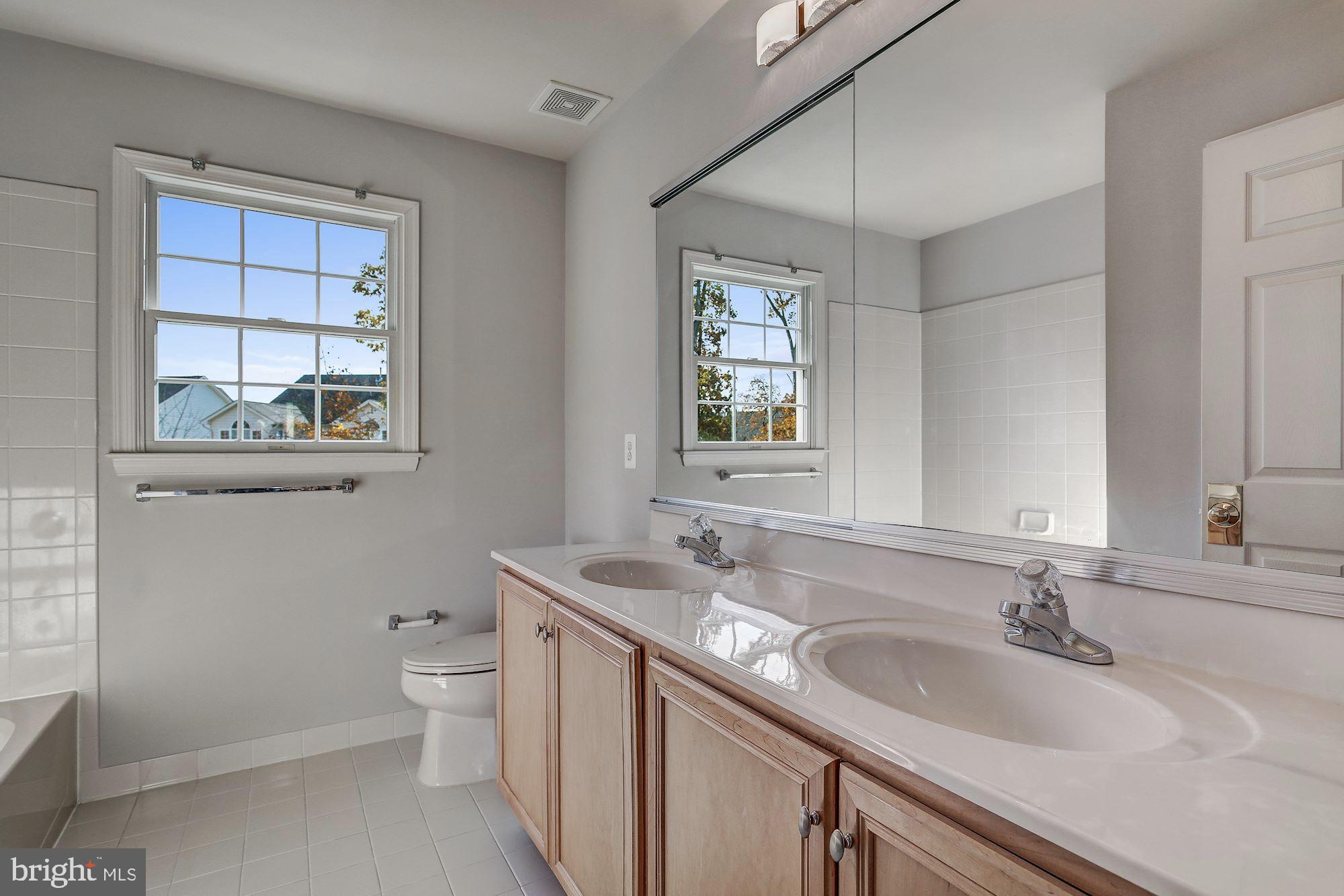 BELMONT COUNTRY CLUB - Residential Lease