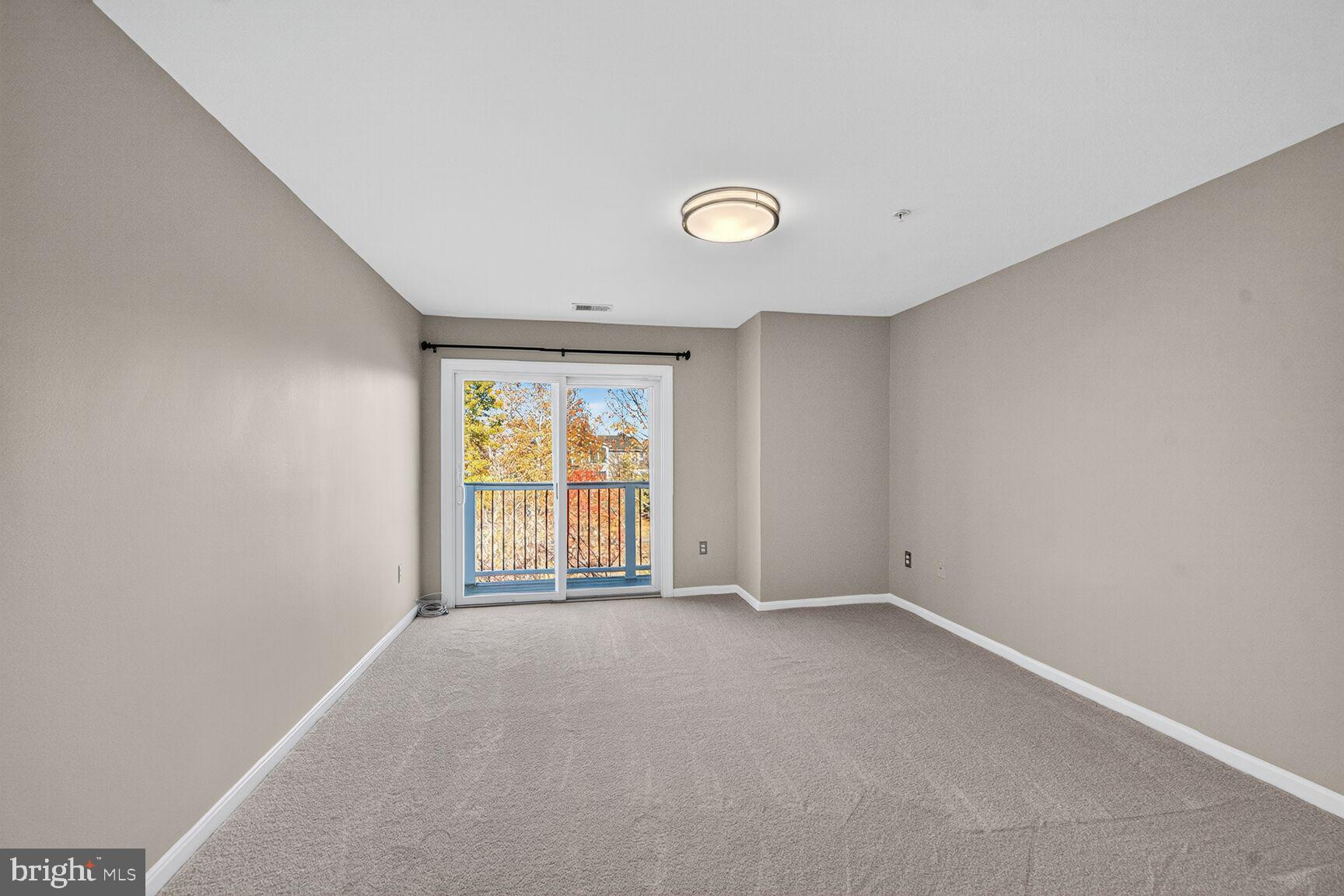 LAKESHORE CONDO - Residential Lease