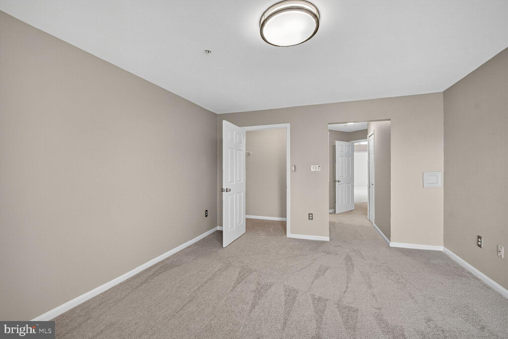 LAKESHORE CONDO - Residential Lease