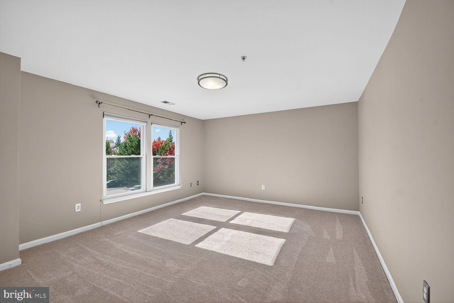 LAKESHORE CONDO - Residential Lease