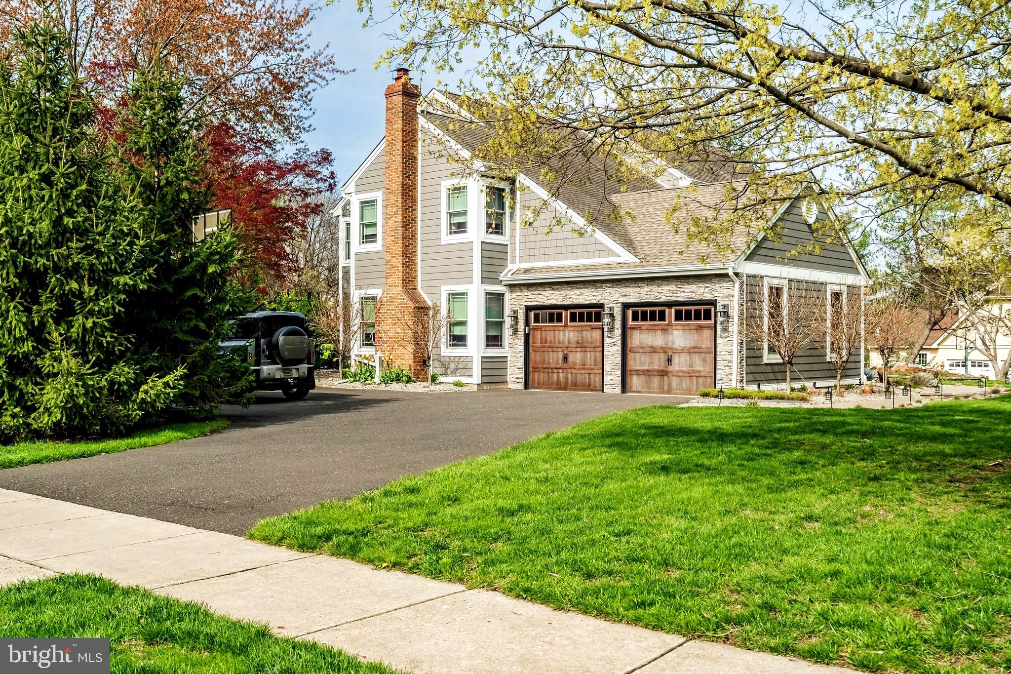 290 RIDINGS WAY