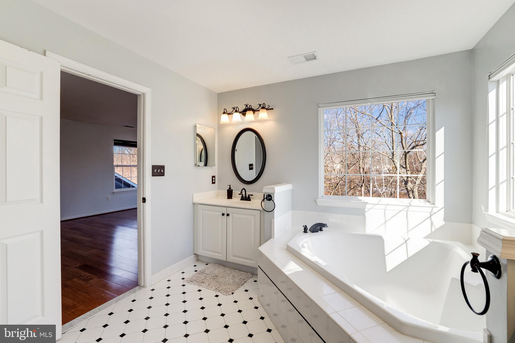 POTOMAC STATION - Residential Lease