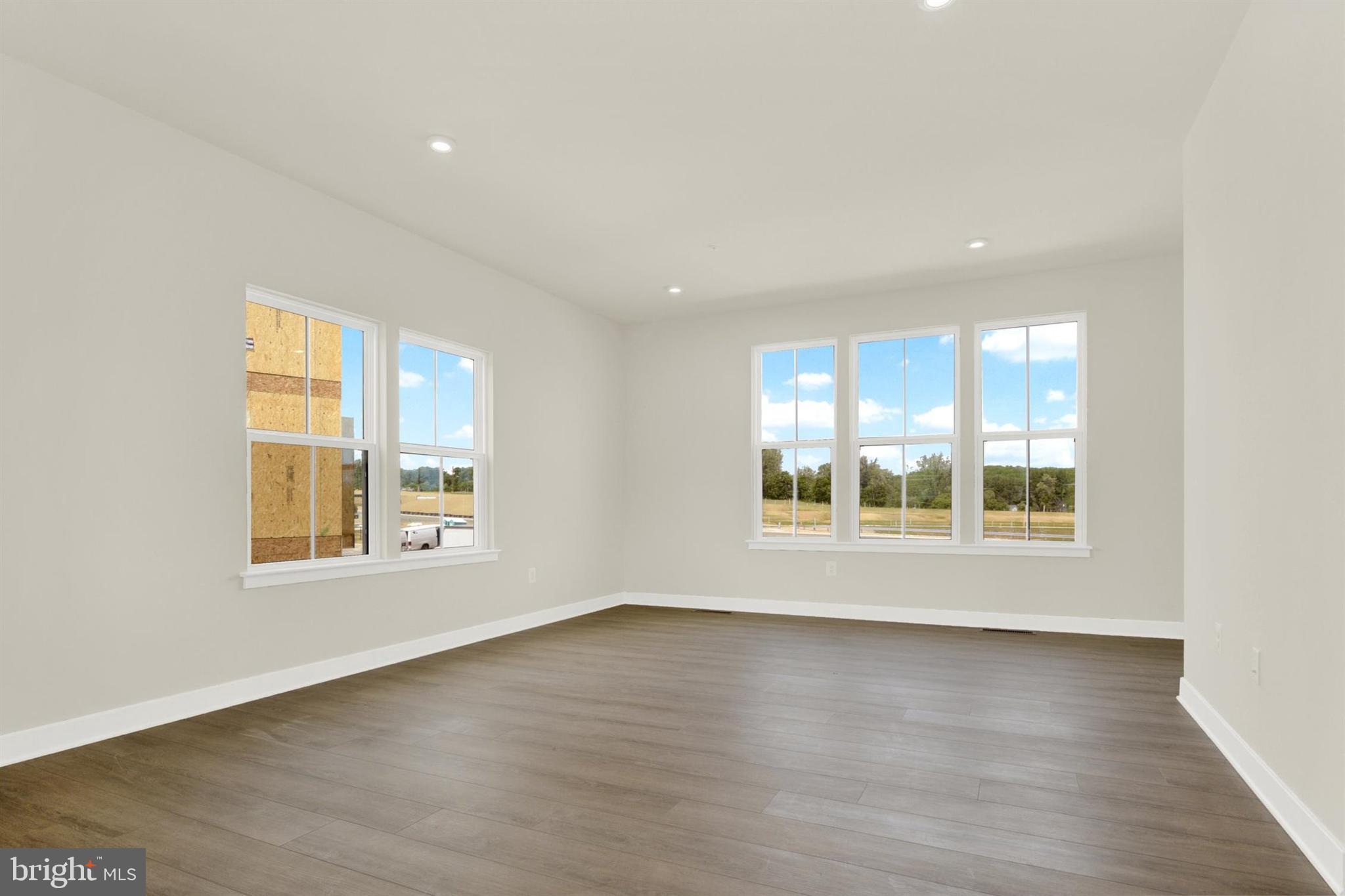 ABERDEEN OVERLOOK - Residential