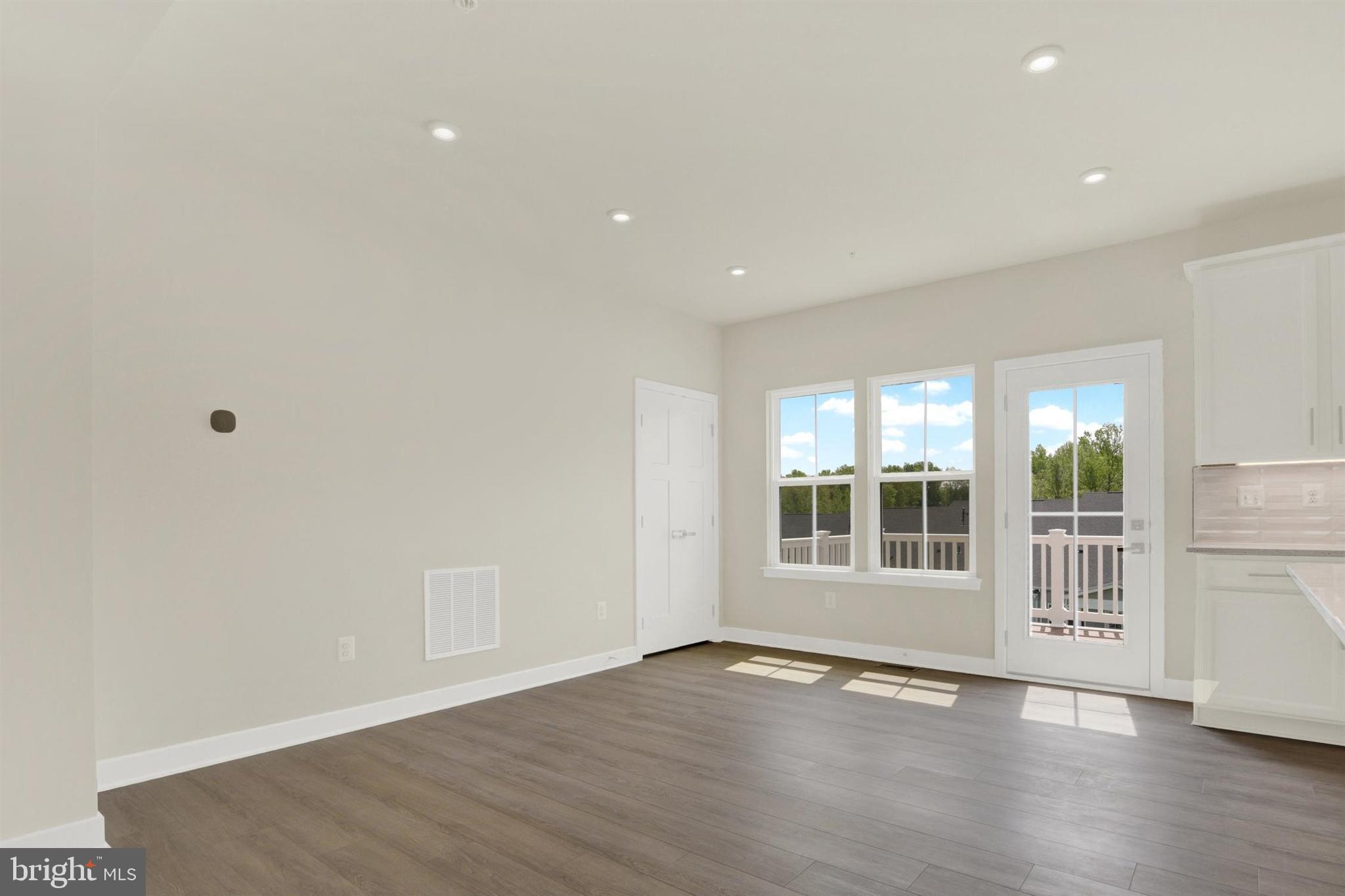 ABERDEEN OVERLOOK - Residential