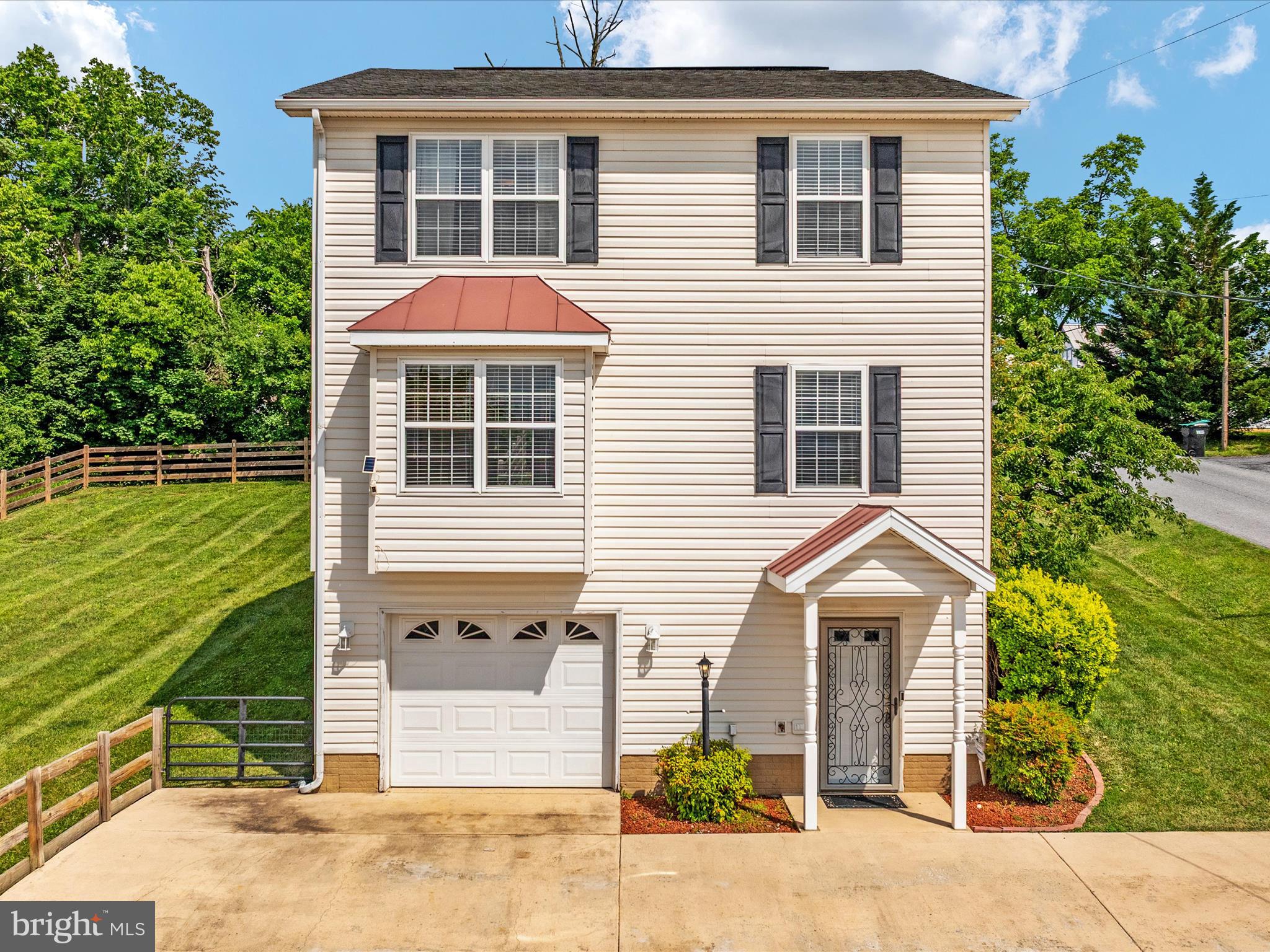 408 LEE STREET