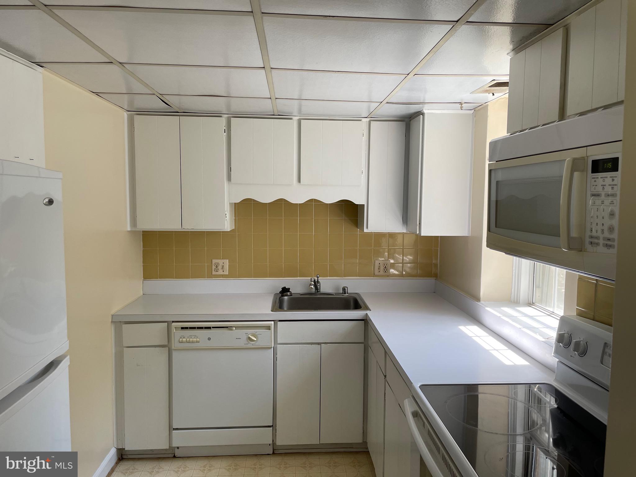 4906 29TH ROAD S B2