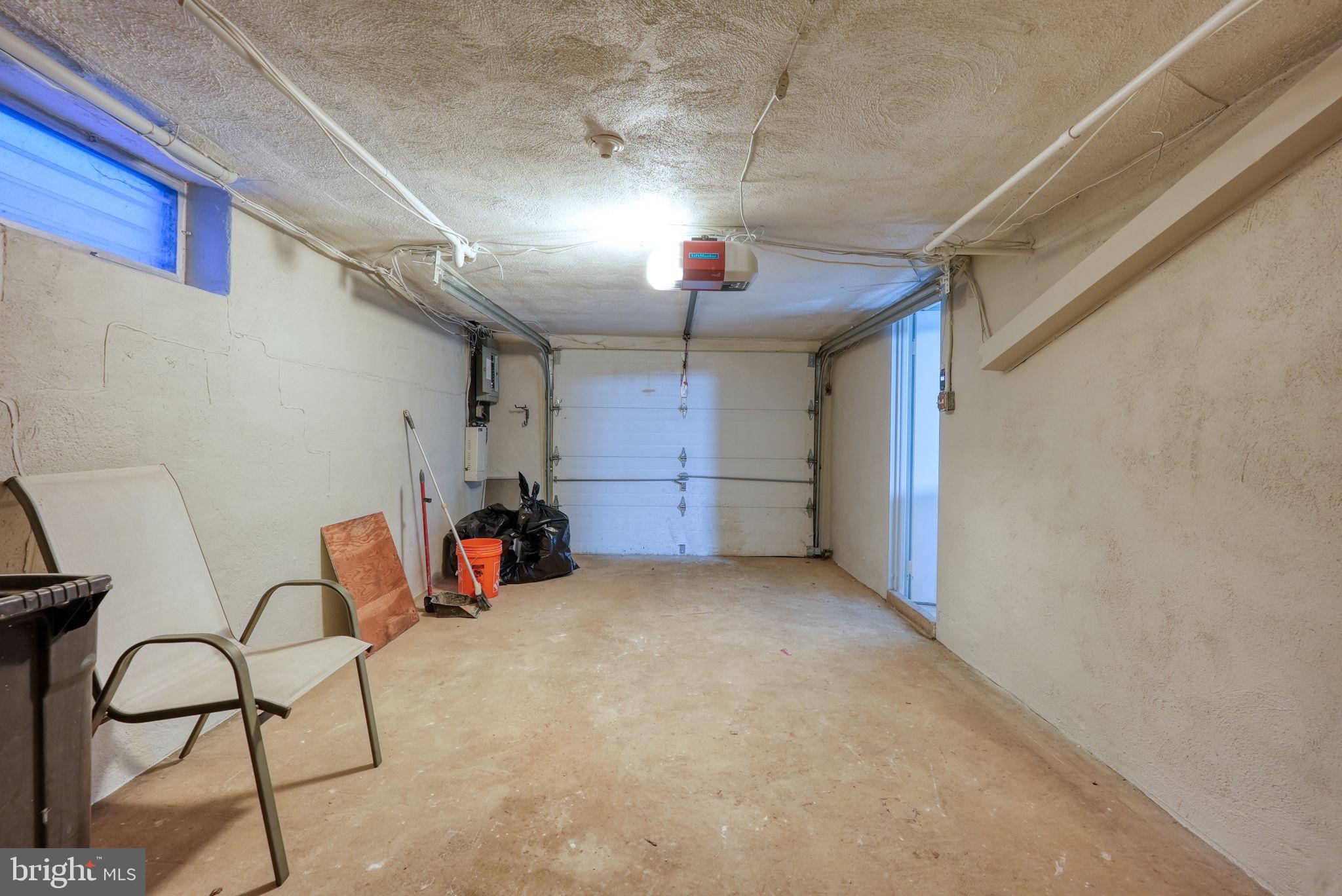 PHILADELPHIA (NORTHEAST) - Residential