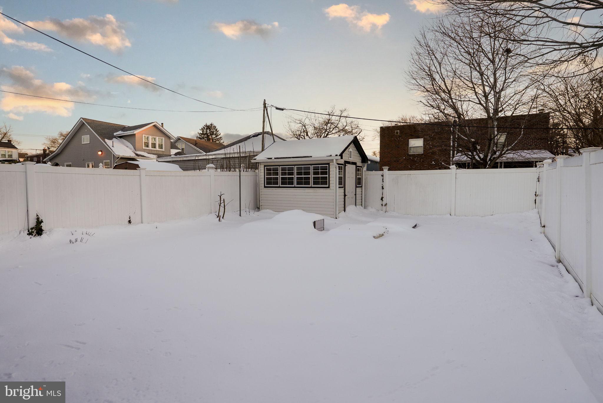 PHILADELPHIA (NORTHEAST) - Residential