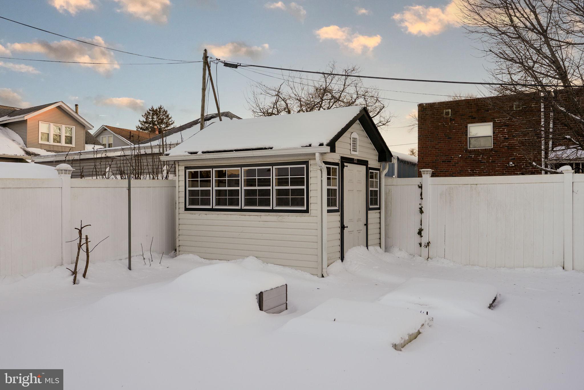 PHILADELPHIA (NORTHEAST) - Residential