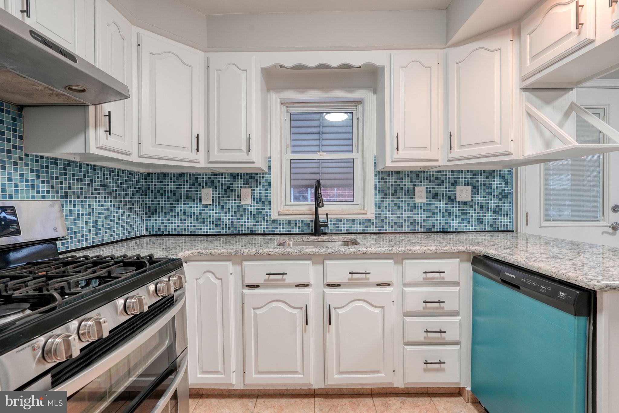 PHILADELPHIA (NORTHEAST) - Residential