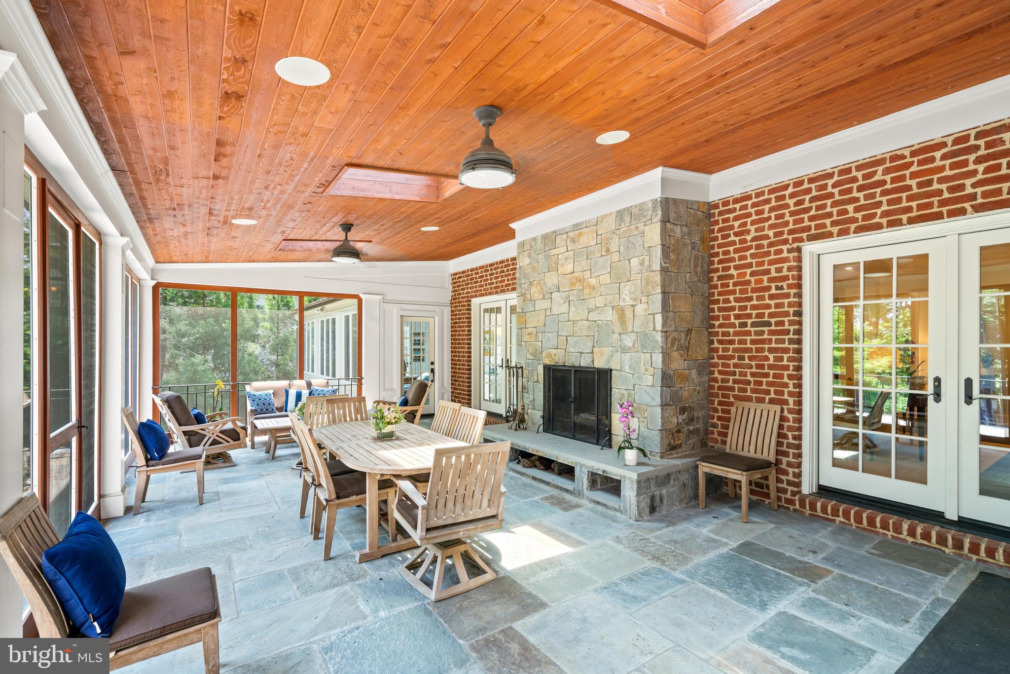 FOXHALL - Residential