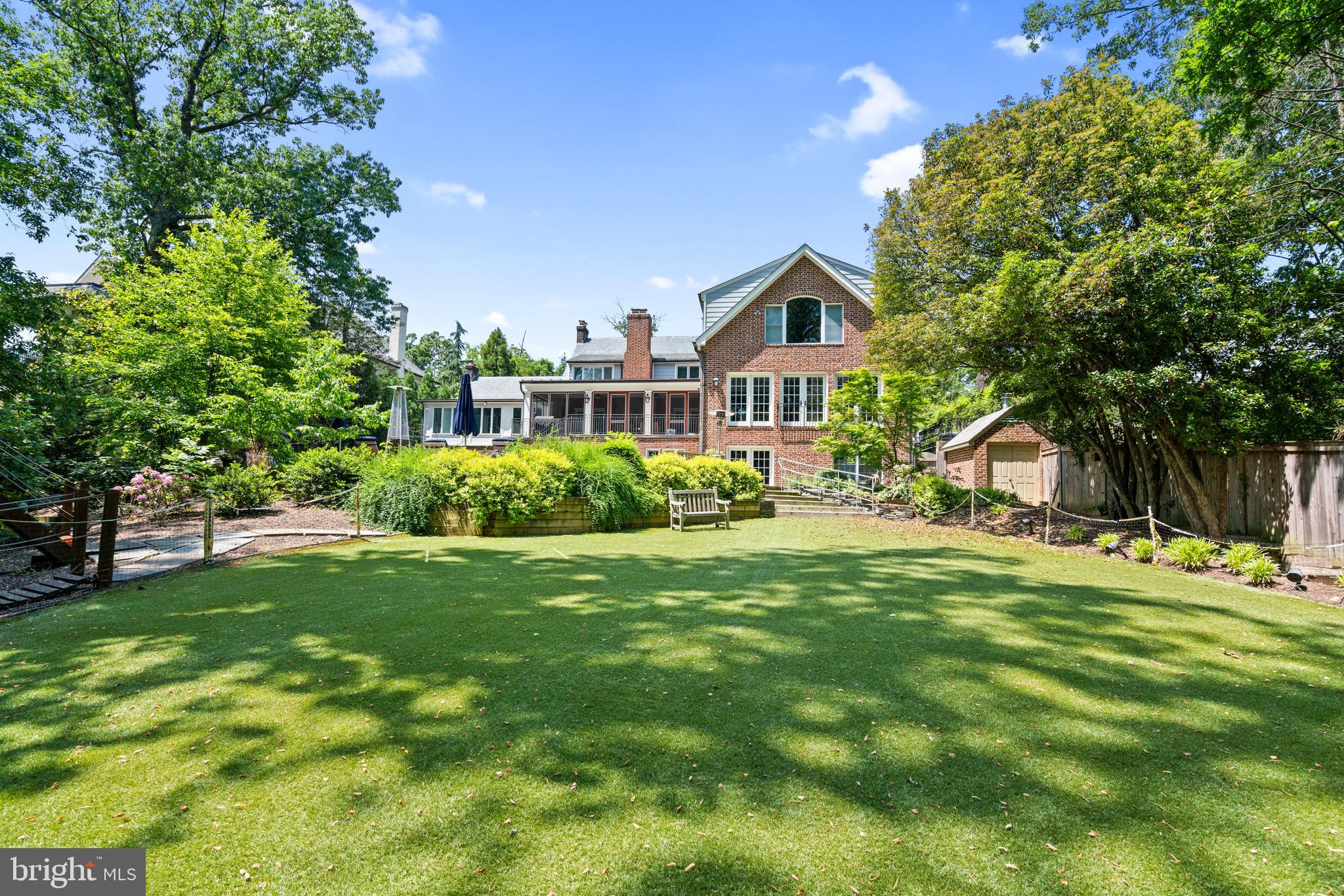 FOXHALL - Residential