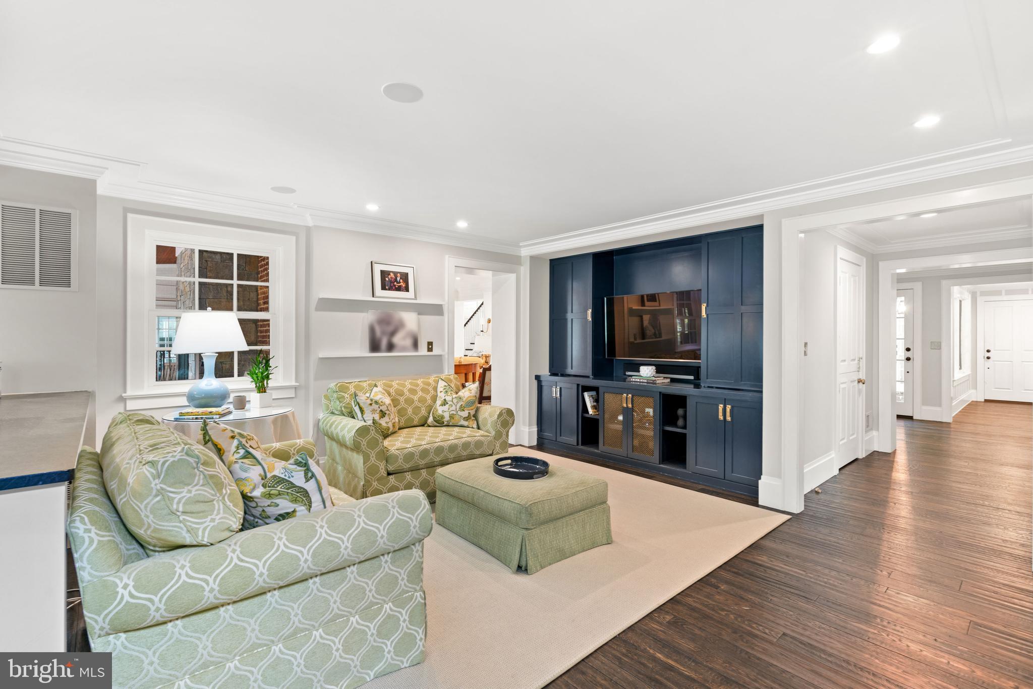FOXHALL - Residential
