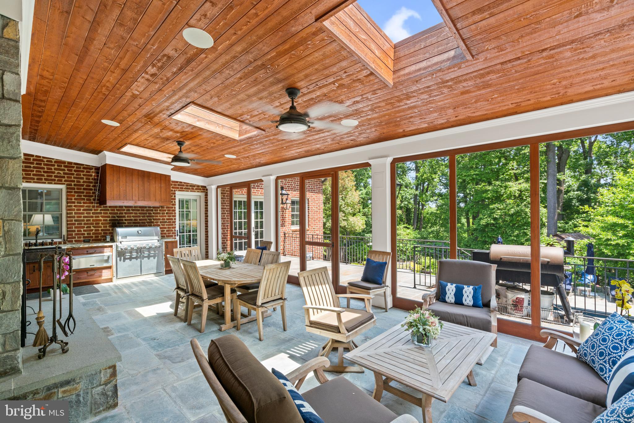 FOXHALL - Residential