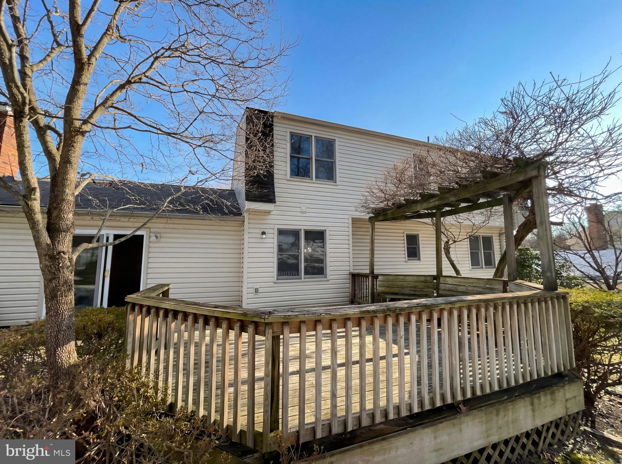 2304 HOLLY SPRING DRIVE