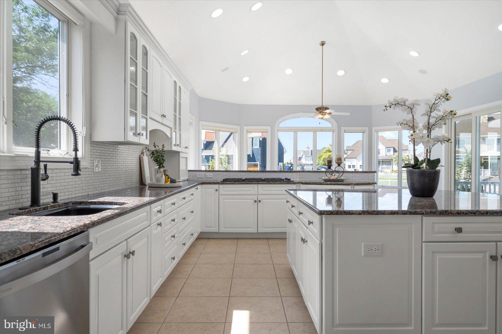 HERON HARBOUR - Residential