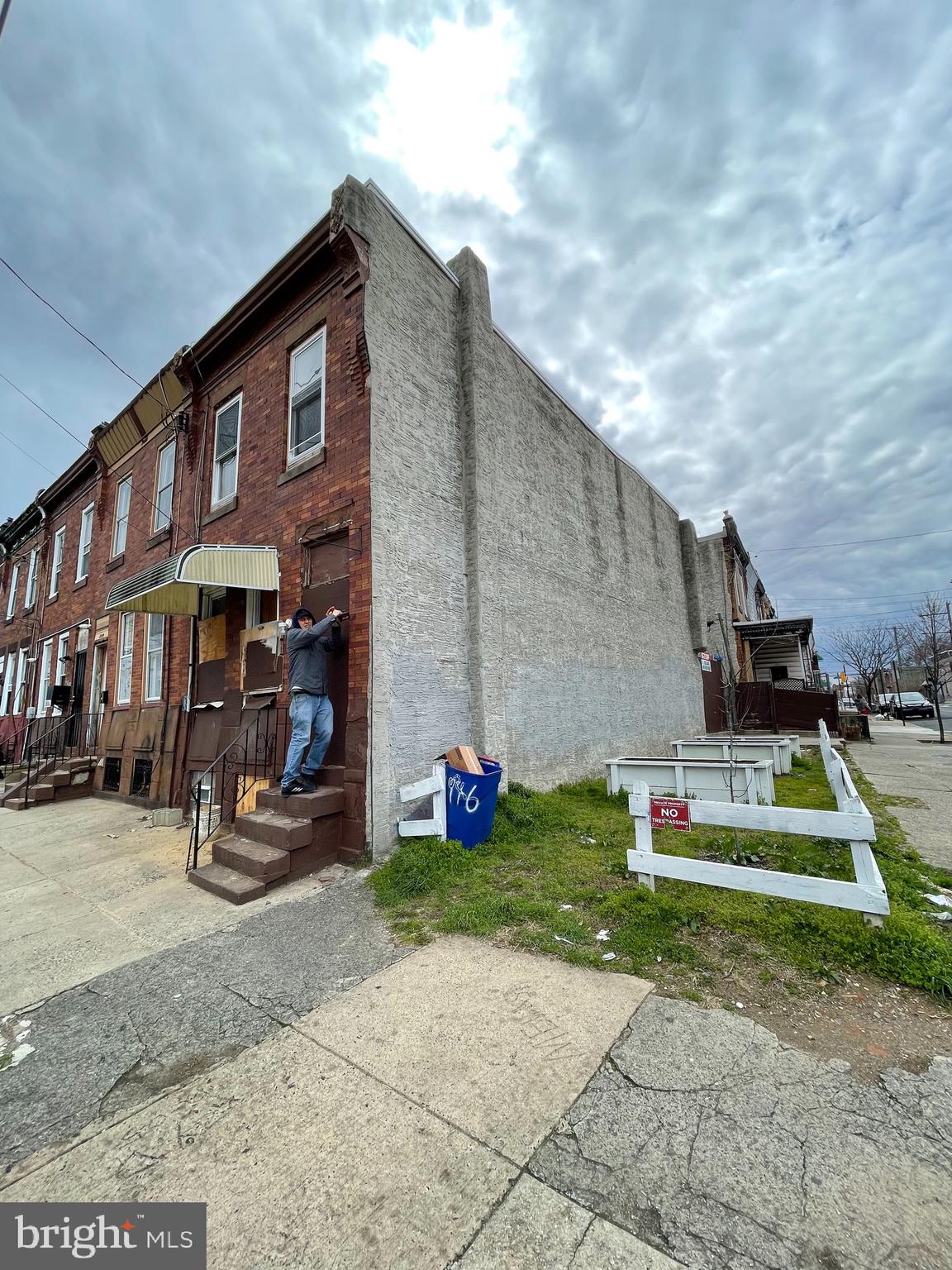 KENSINGTON - Residential