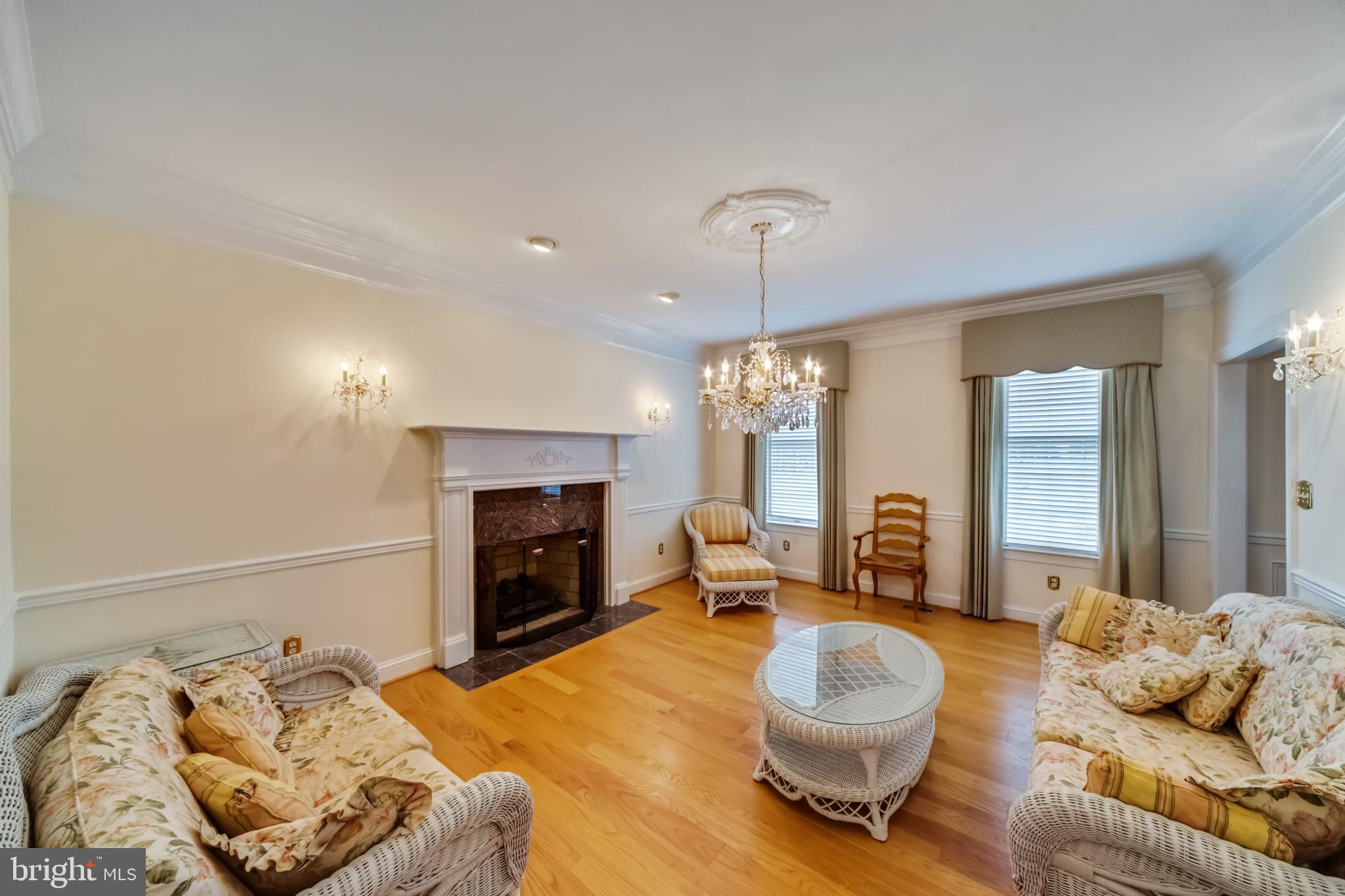 MILLERSVILLE - Residential