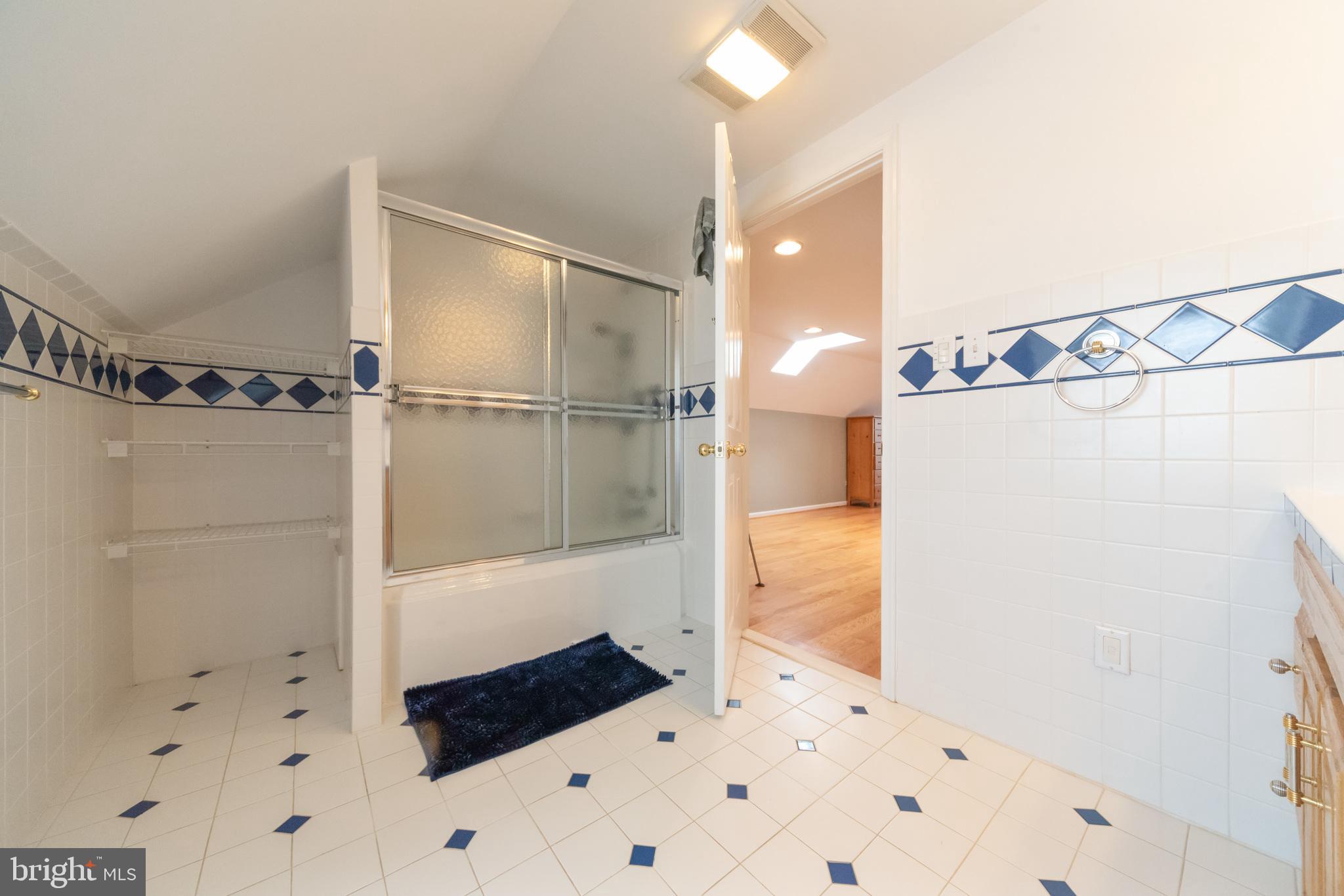 MILLERSVILLE - Residential