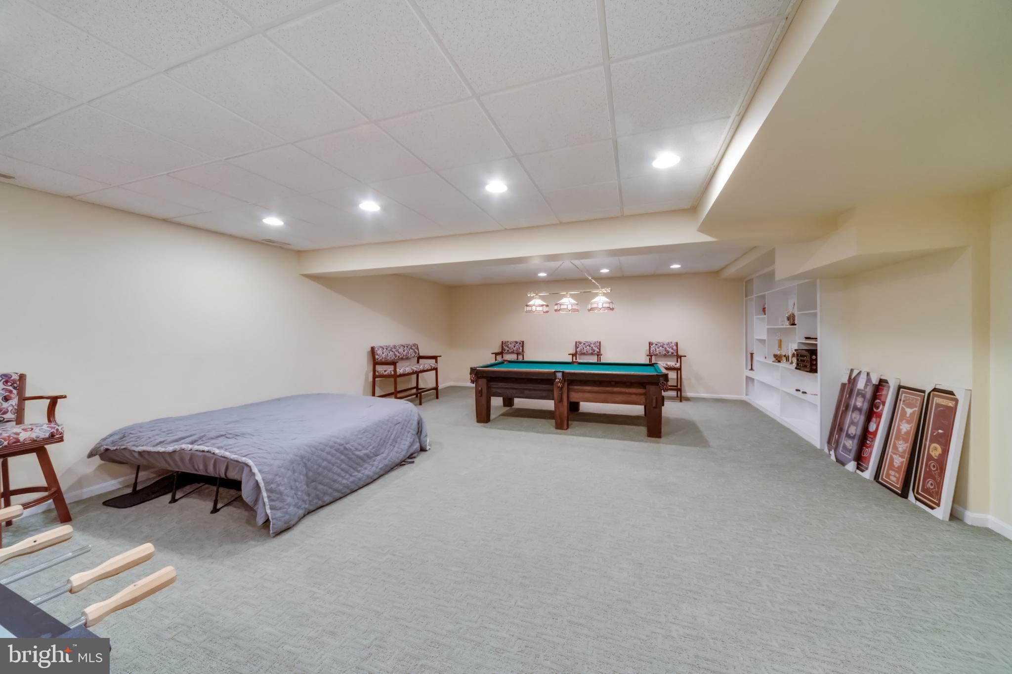 MILLERSVILLE - Residential