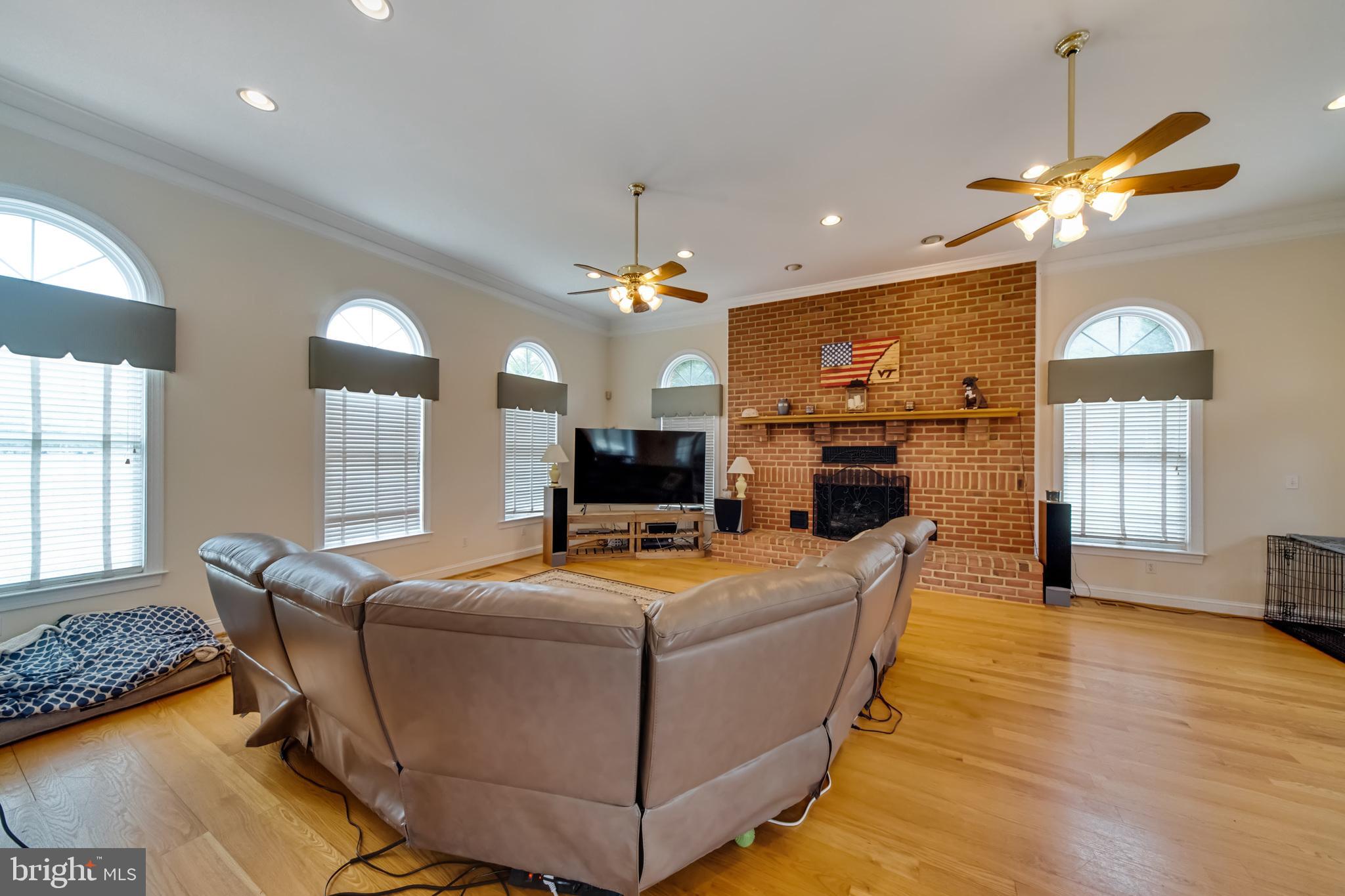 MILLERSVILLE - Residential