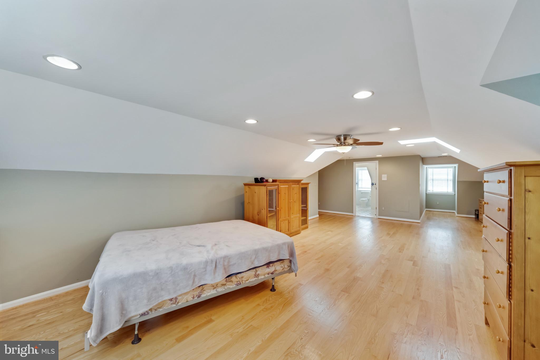 MILLERSVILLE - Residential