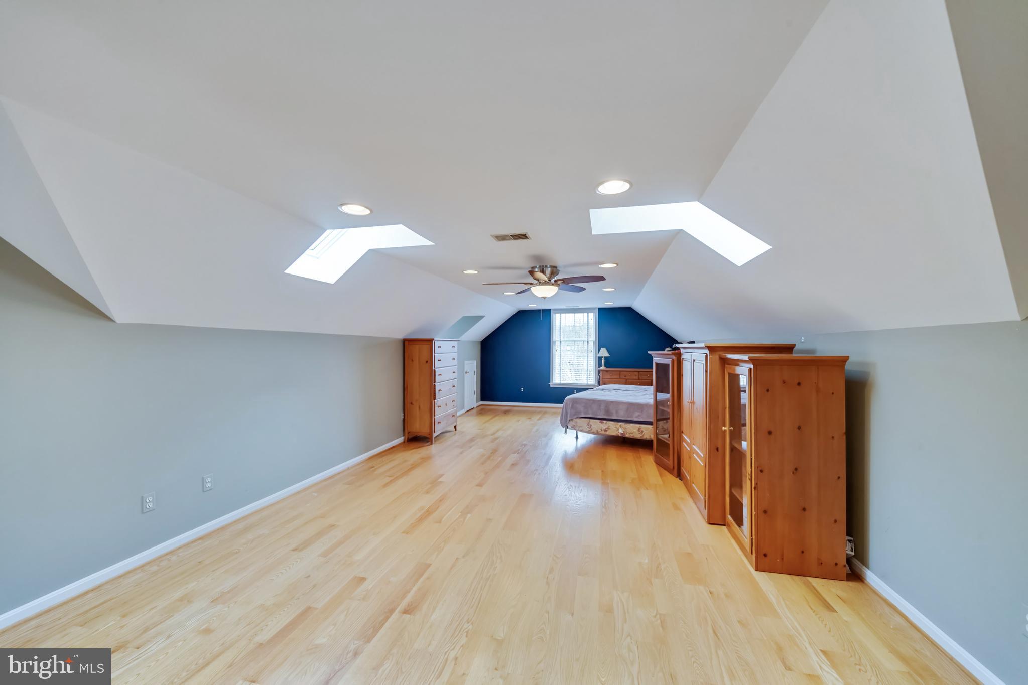 MILLERSVILLE - Residential