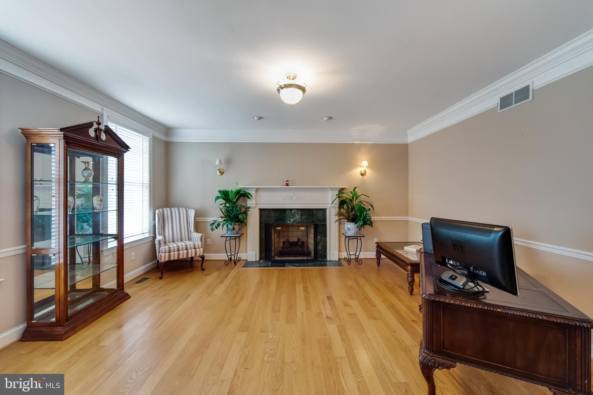 MILLERSVILLE - Residential