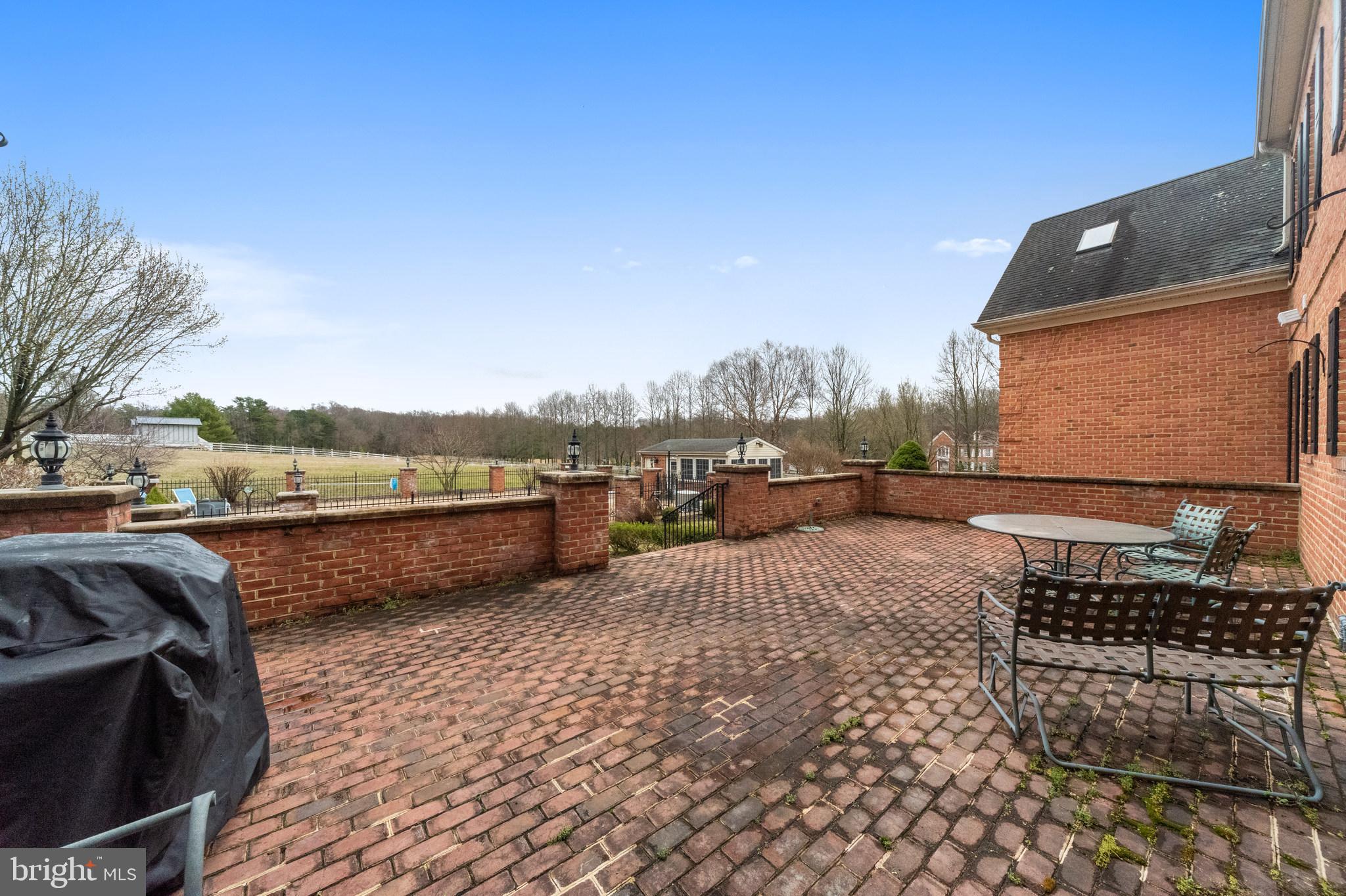 MILLERSVILLE - Residential