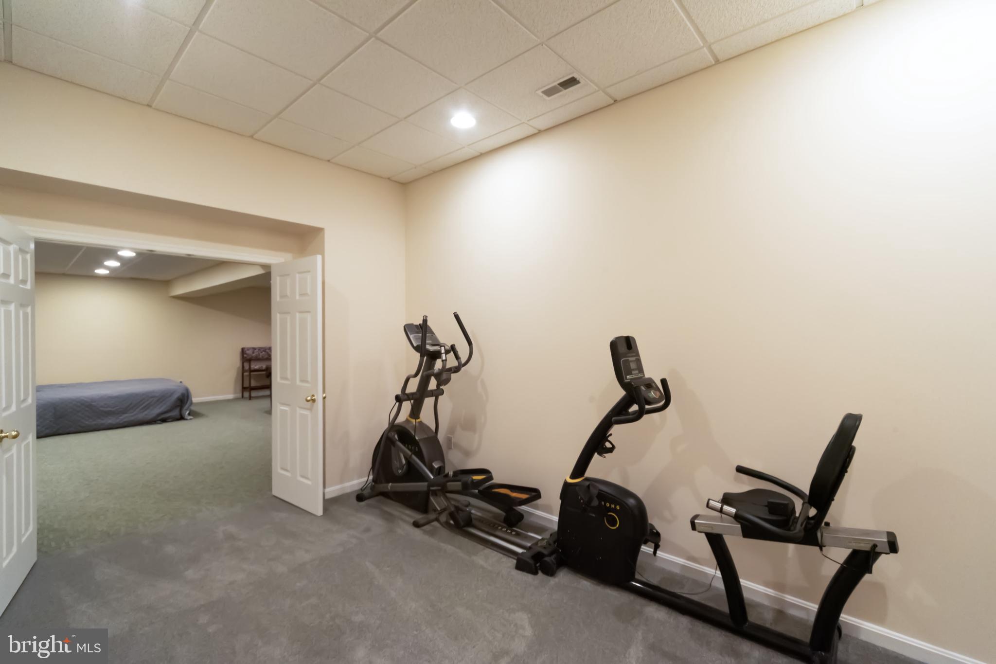 MILLERSVILLE - Residential