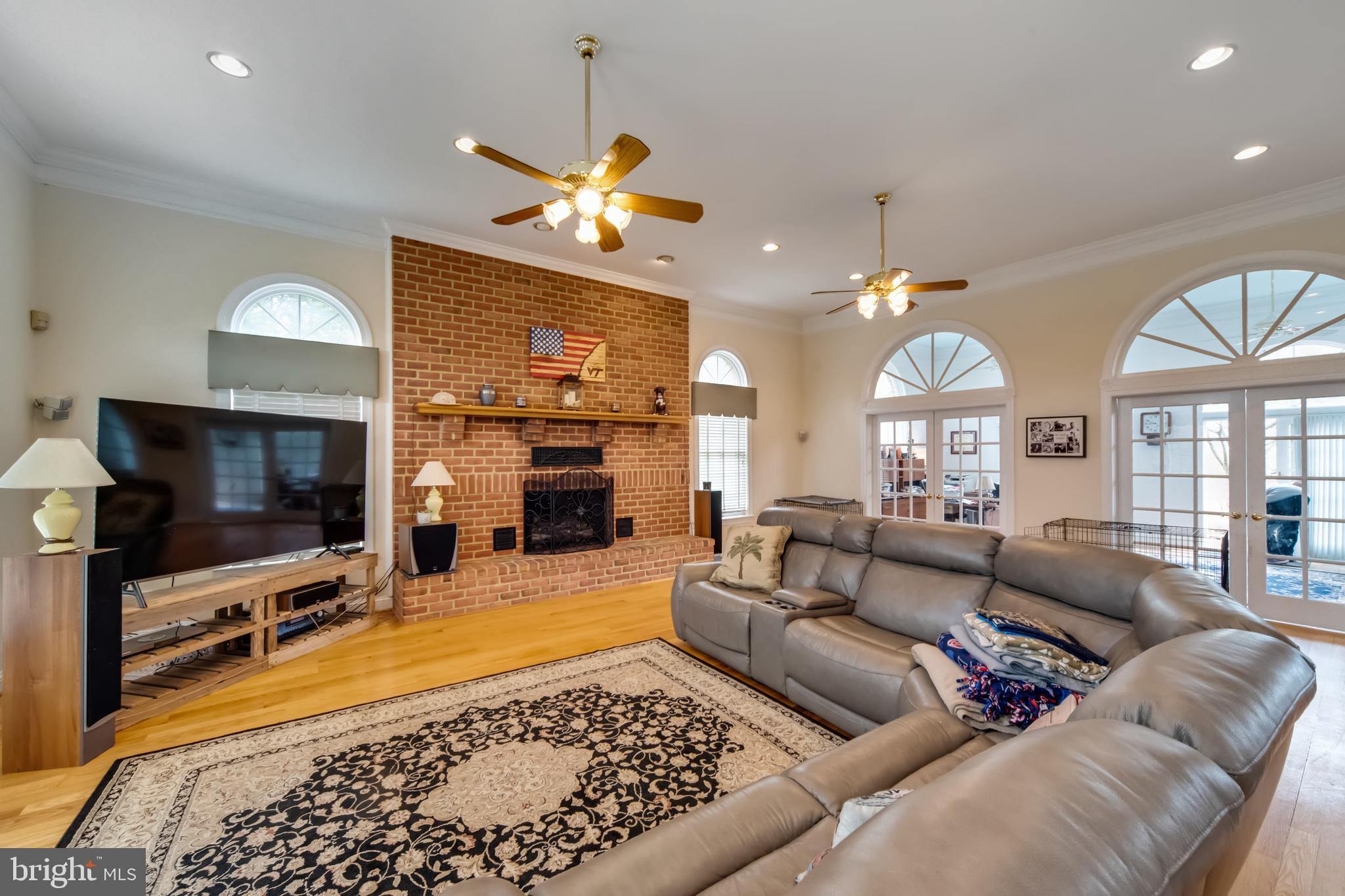 MILLERSVILLE - Residential