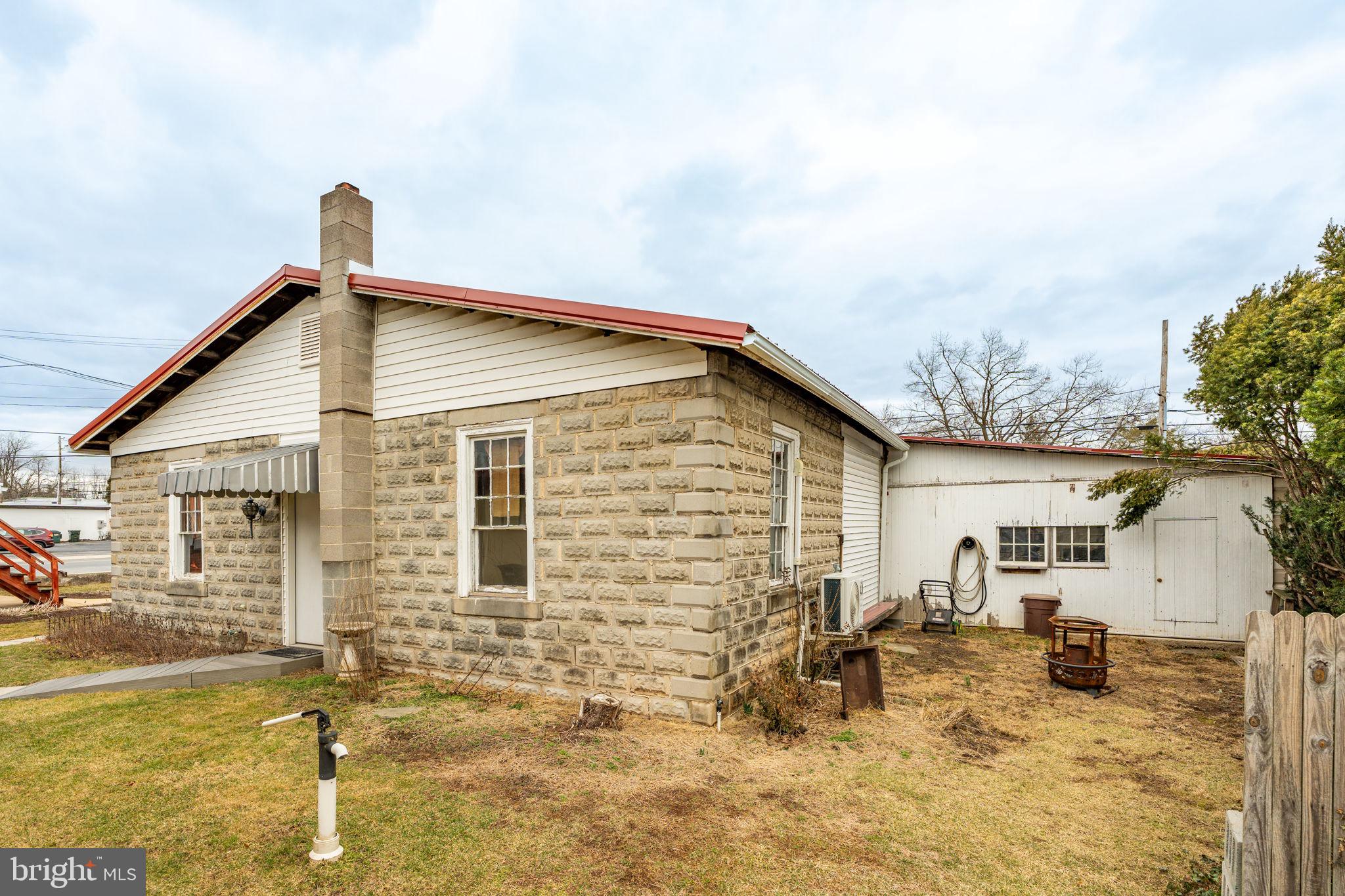 425 W MAIN STREET