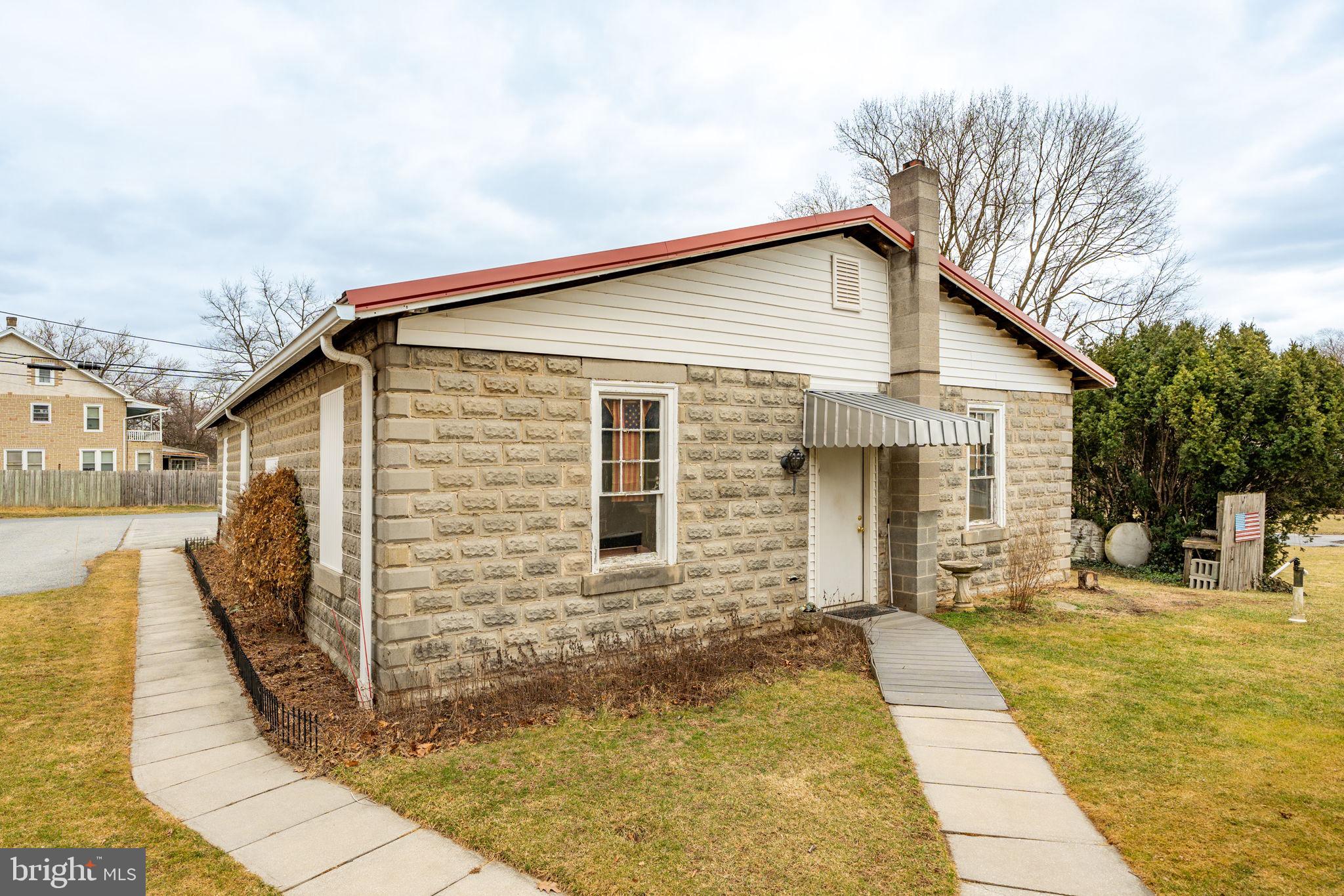 425 W MAIN STREET