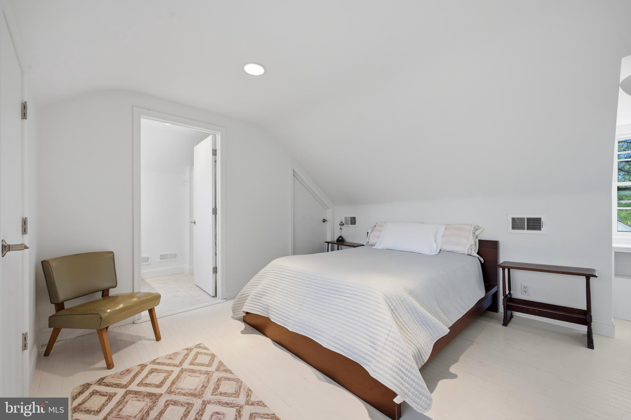 ROSEDALE - Residential