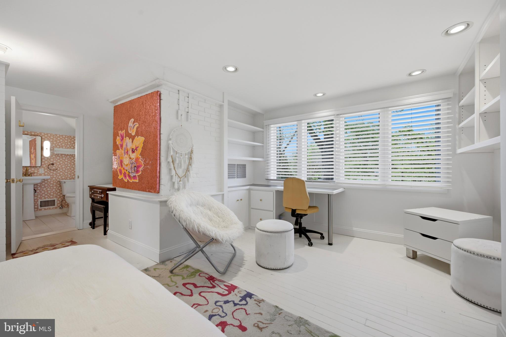 ROSEDALE - Residential