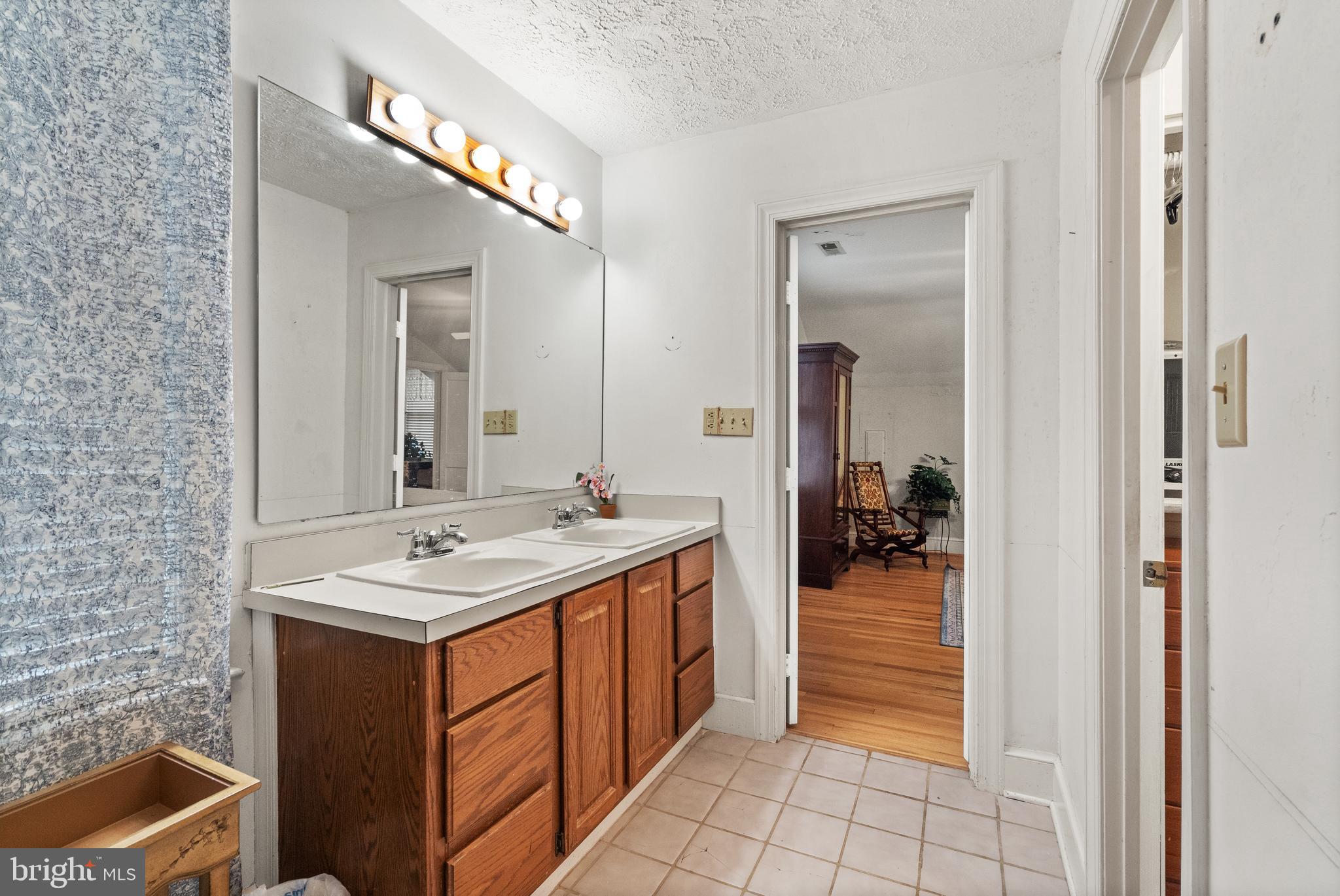 NOKESVILLE - Residential