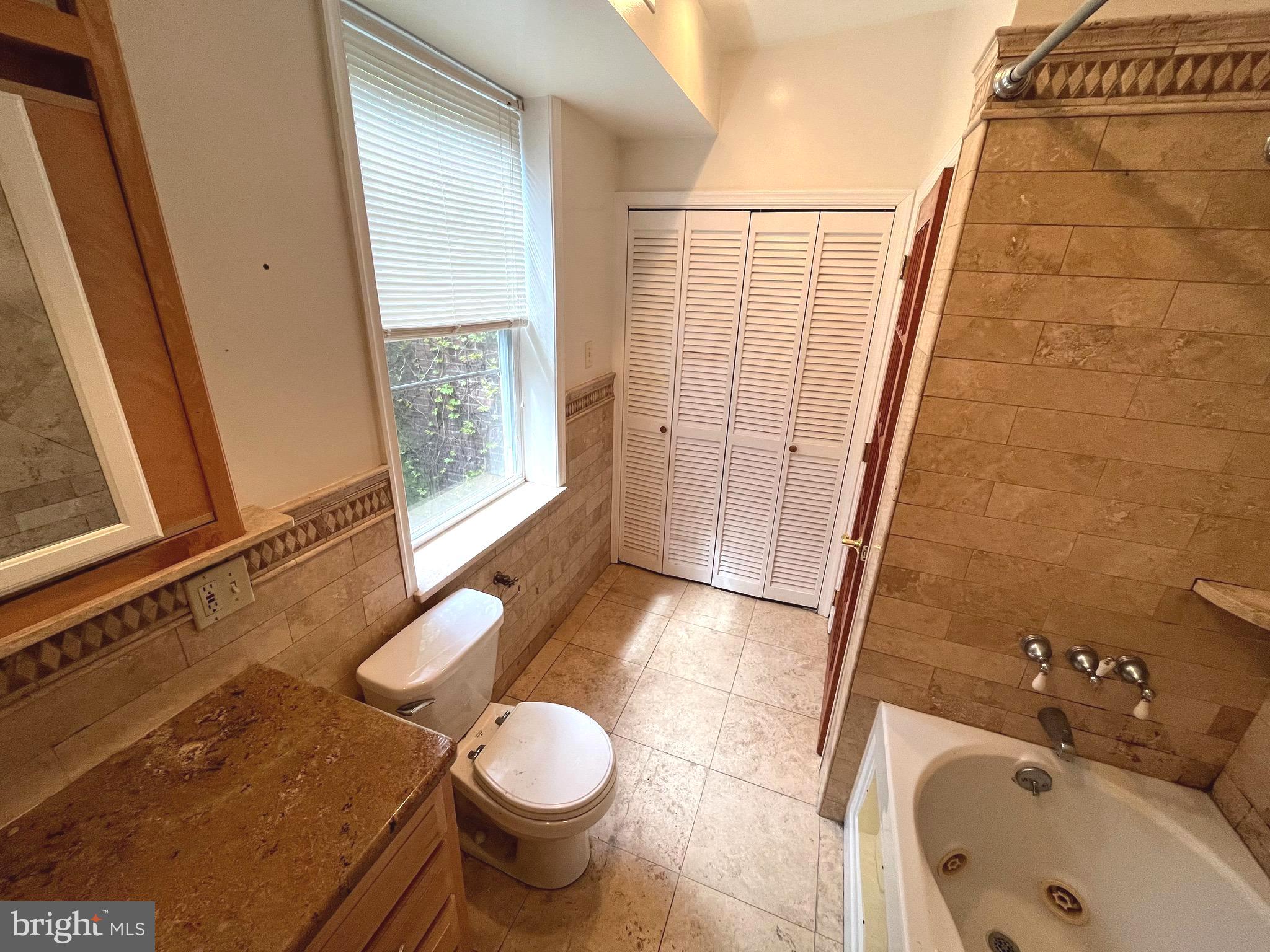 FAIRMOUNT - Residential Lease