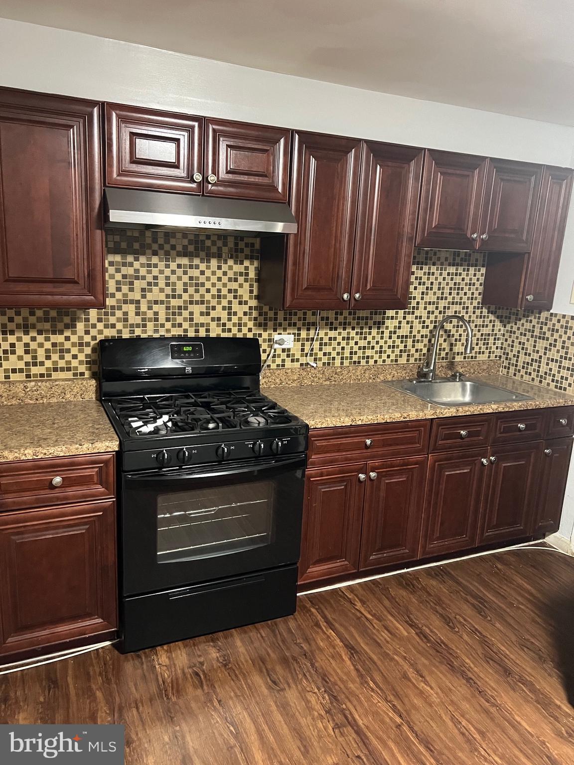 2557 SOUTHDENE AVENUE