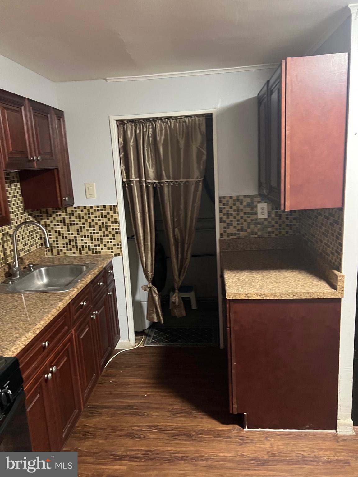 2557 SOUTHDENE AVENUE