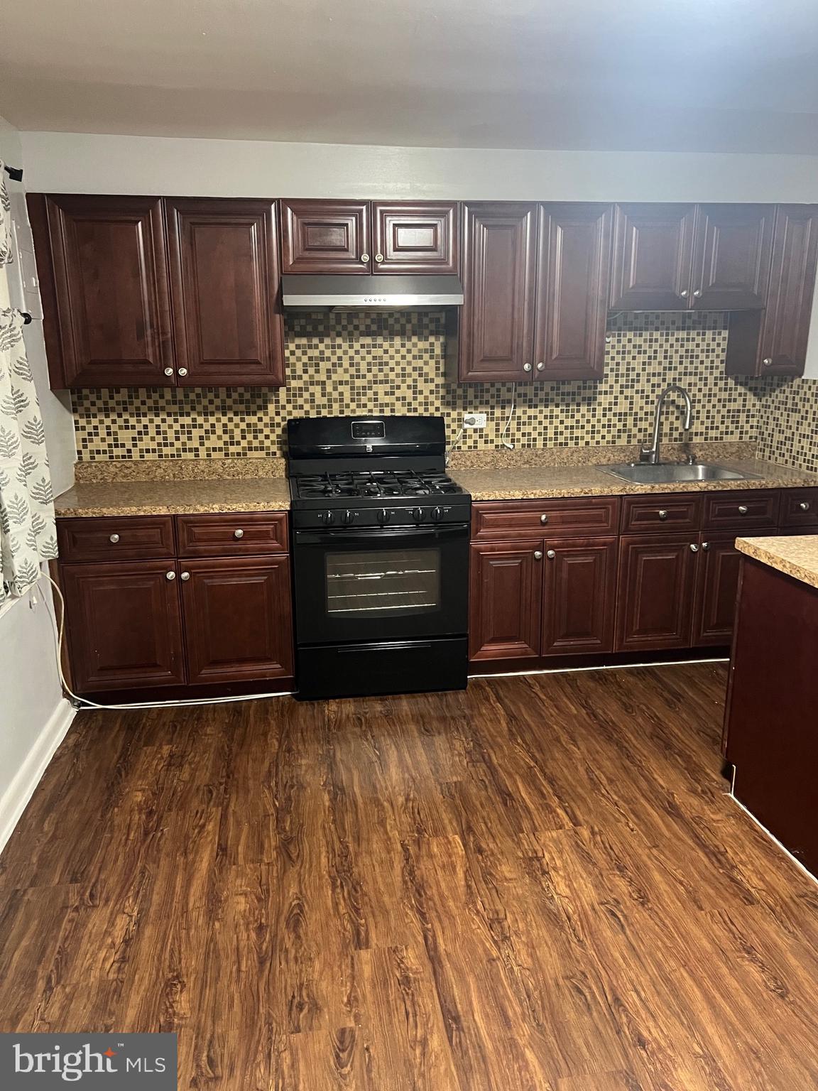 2557 SOUTHDENE AVENUE