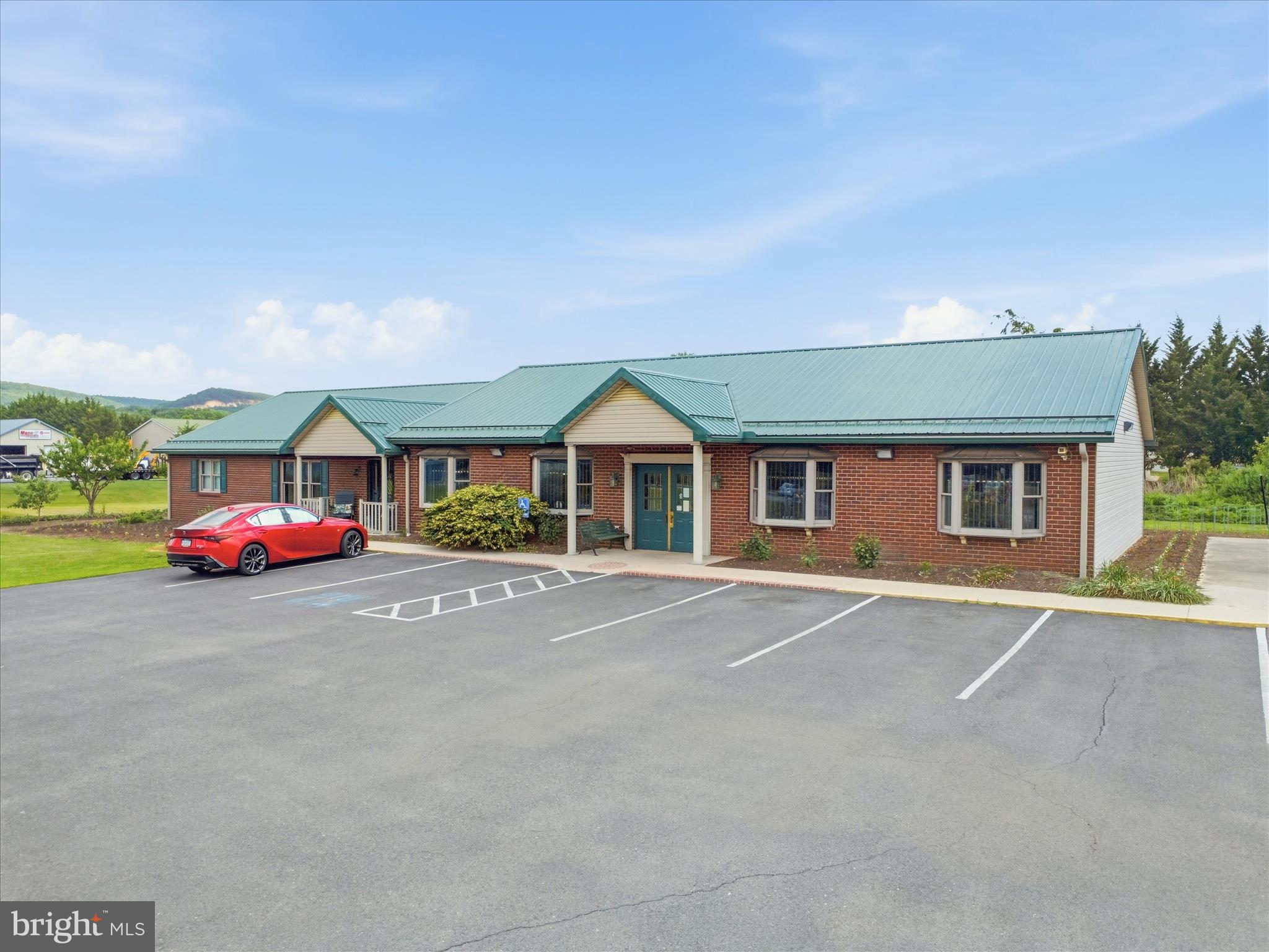 6150 LINCOLN WAY EAST E