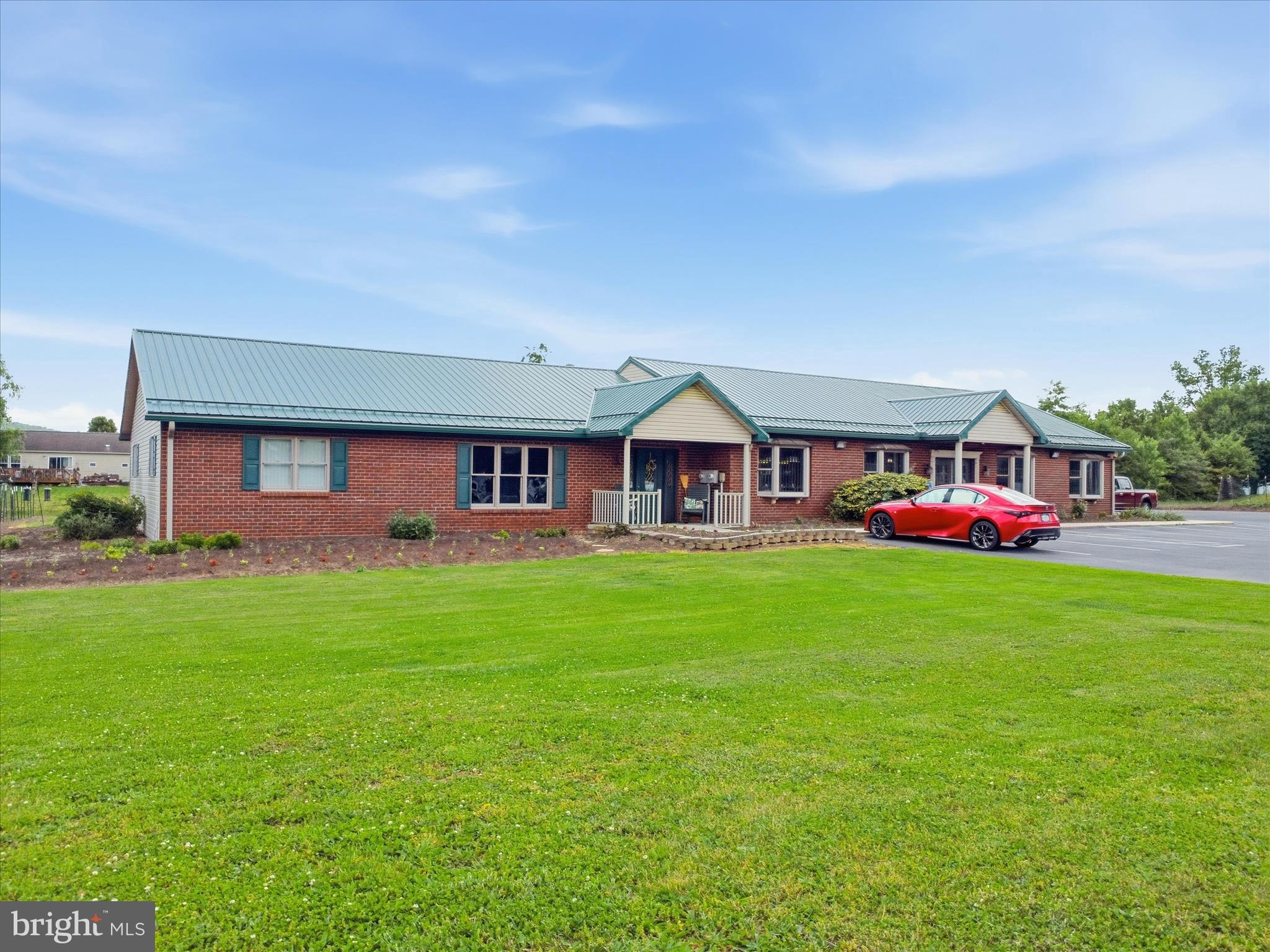 6150 LINCOLN WAY EAST E